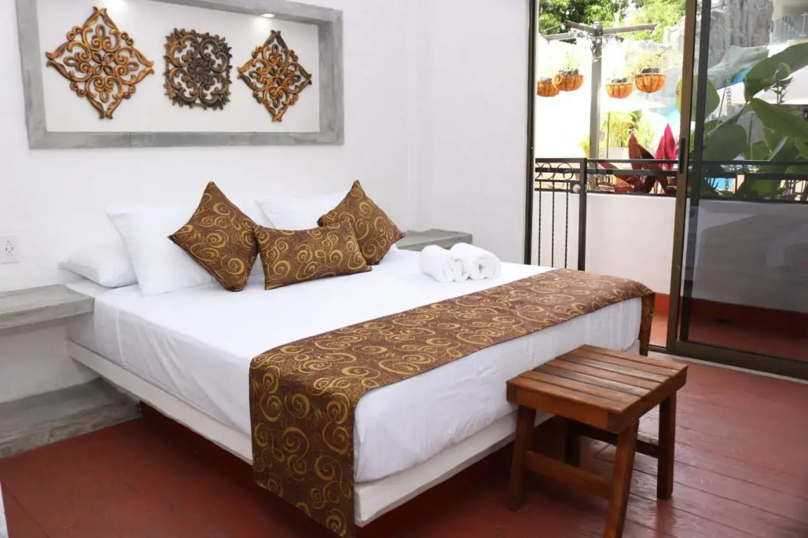 Honda Colonial Magdalena Resort