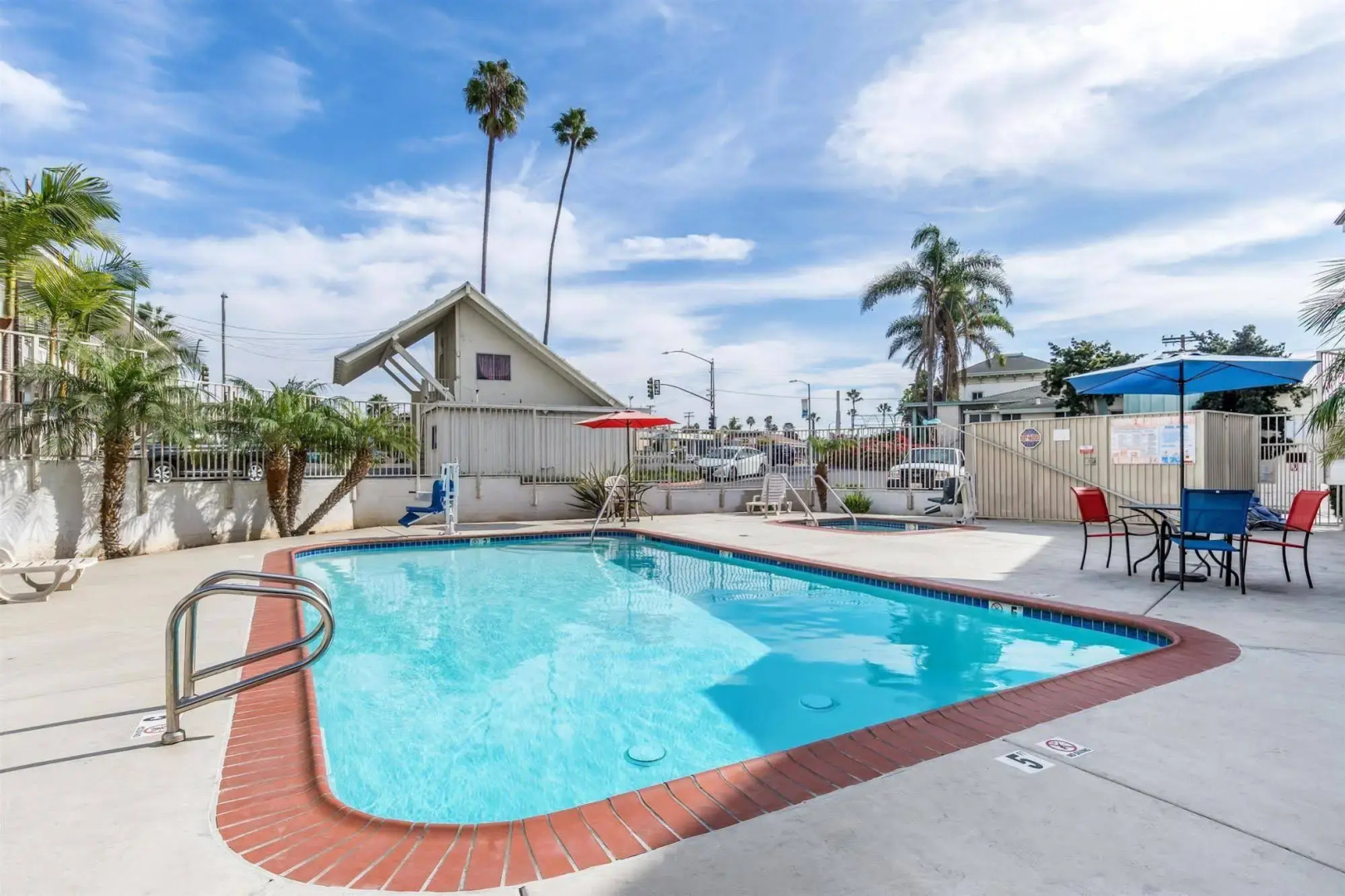 Pacific Inn