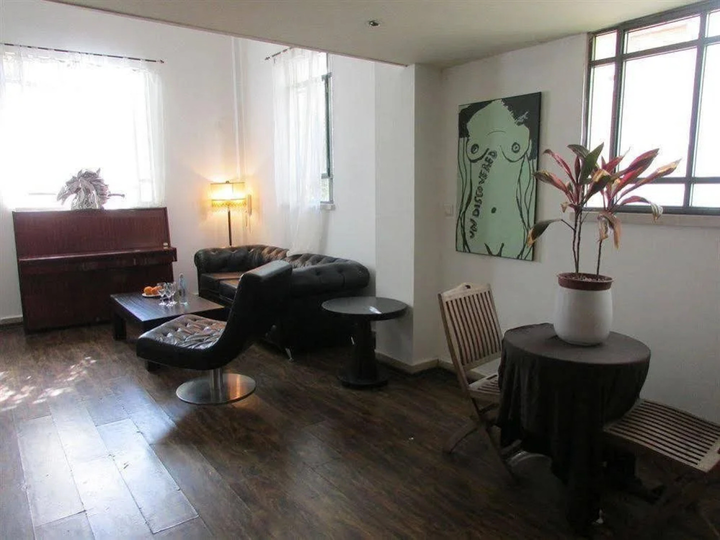 Nina Cafe Suites Hotel