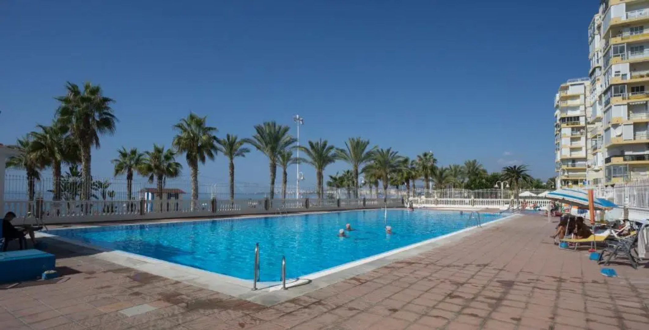 Valparaiso Apartment 50 mts from Beach, pools, sea views, tenis, terrace