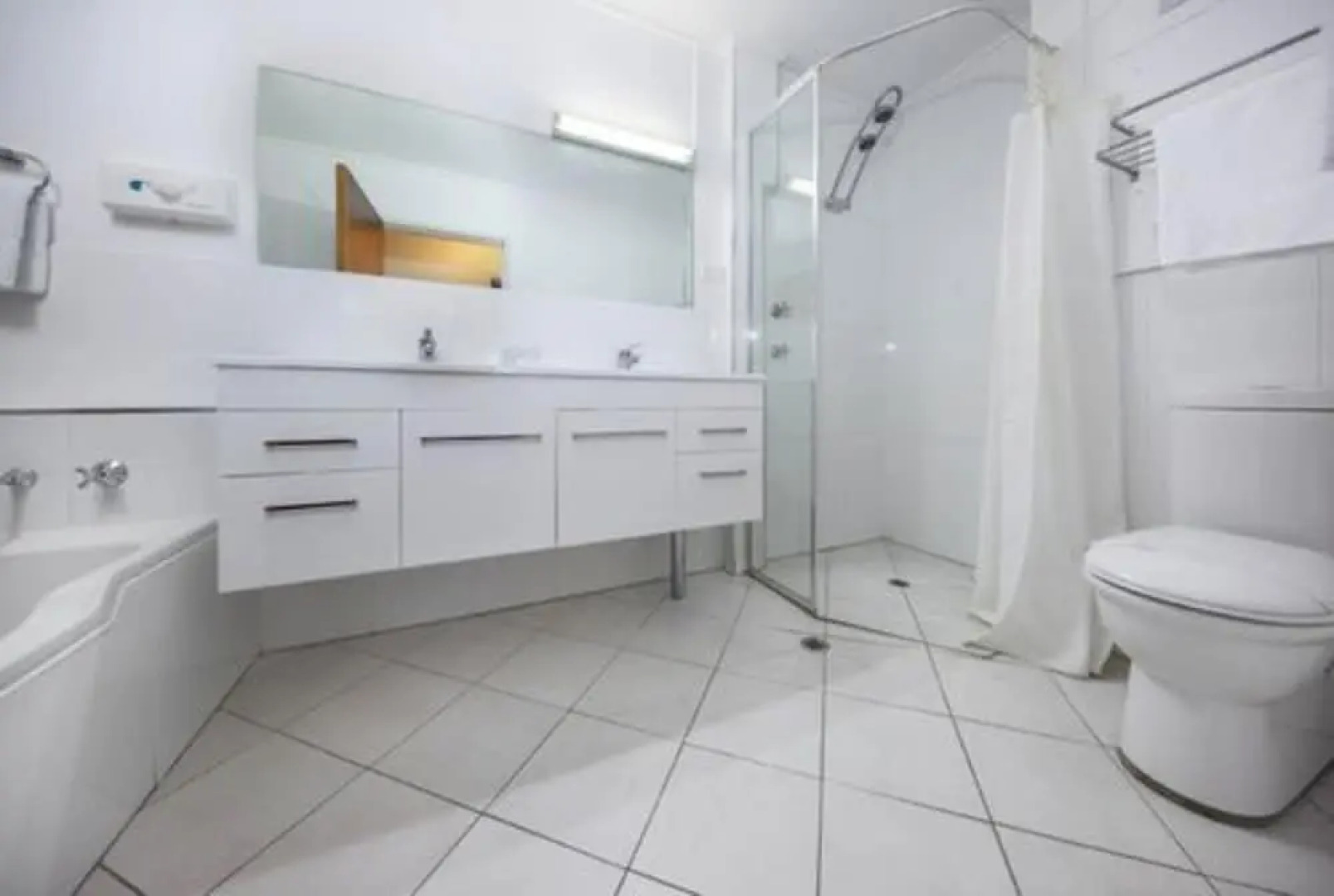 Belconnen Way Hotel