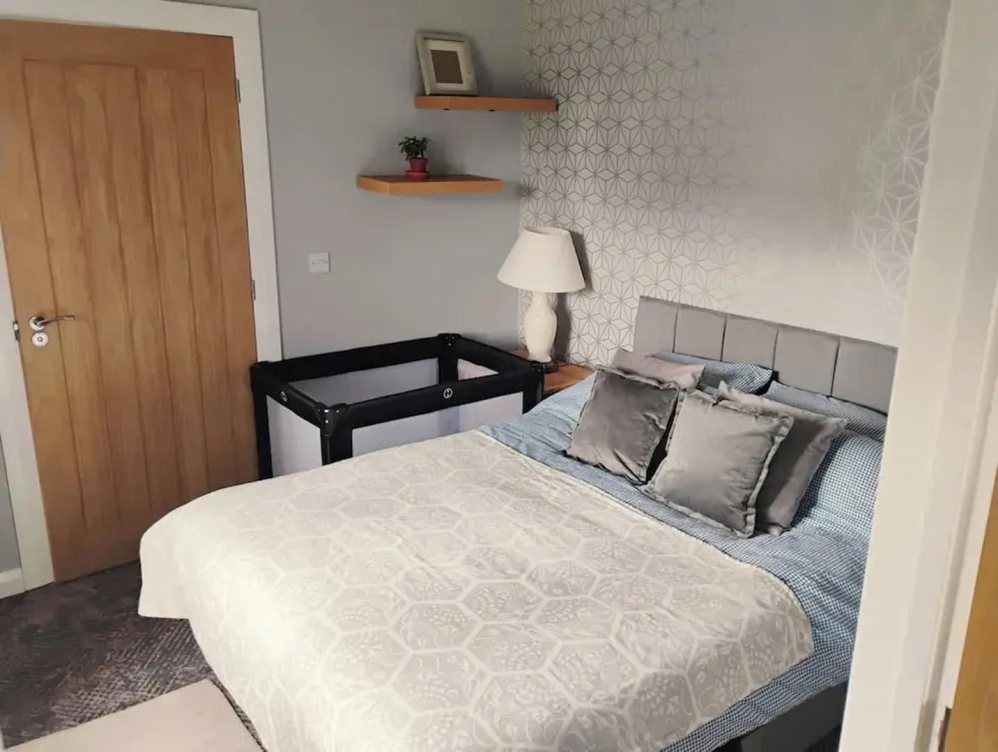 Y Caban-the Cabin-1 Bed-sleeps 2-parking-fast Wifi