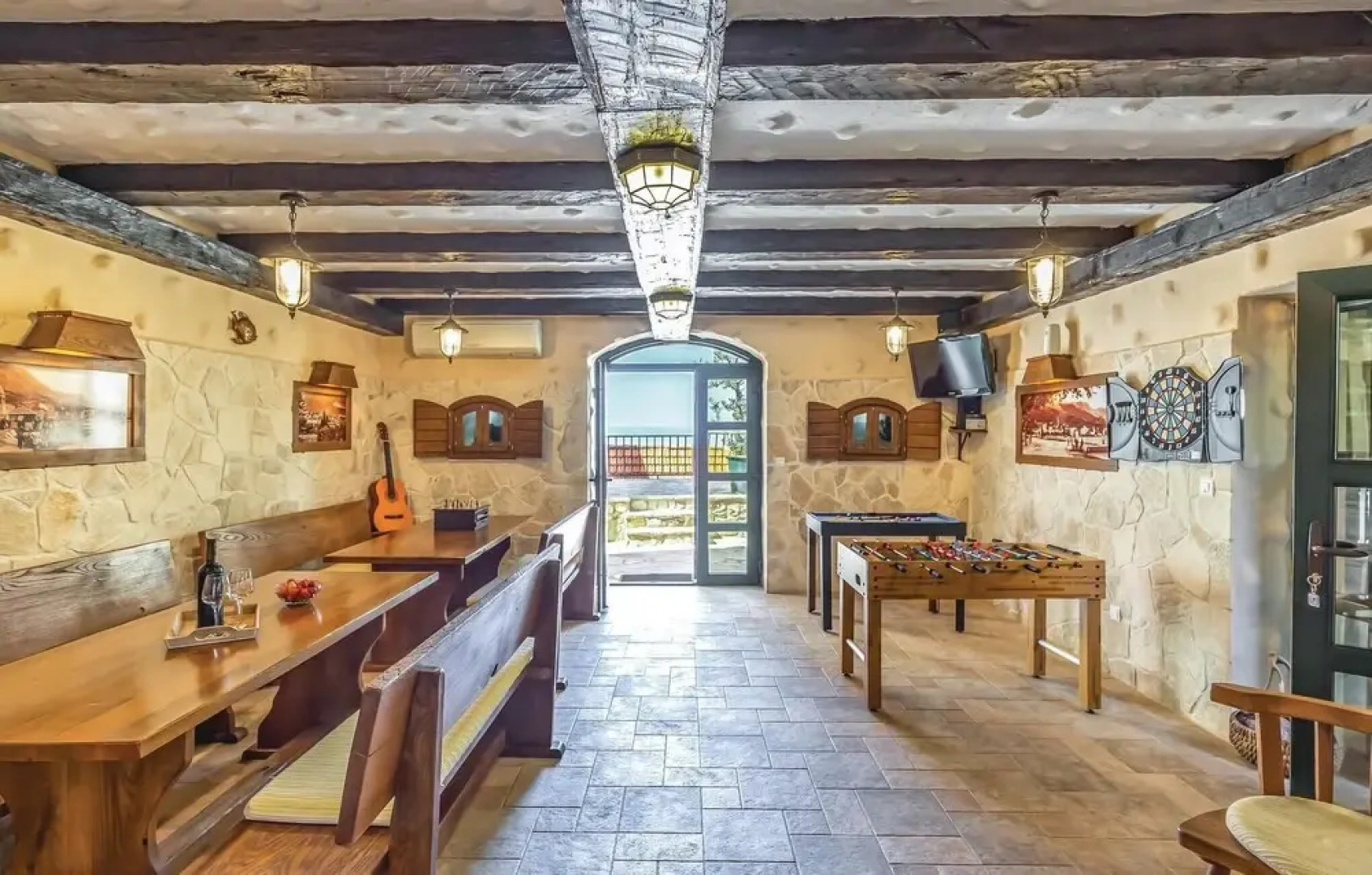 Amazing Home in Makarska with Hot Tub, Sauna & WiFi