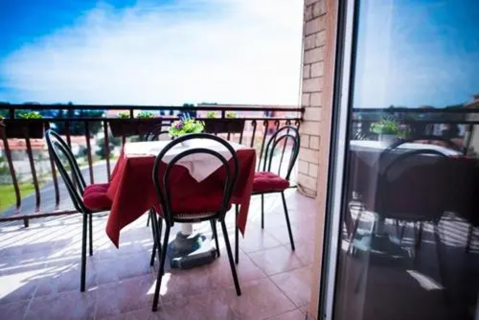 Apartmani Sutic & Restaurant San