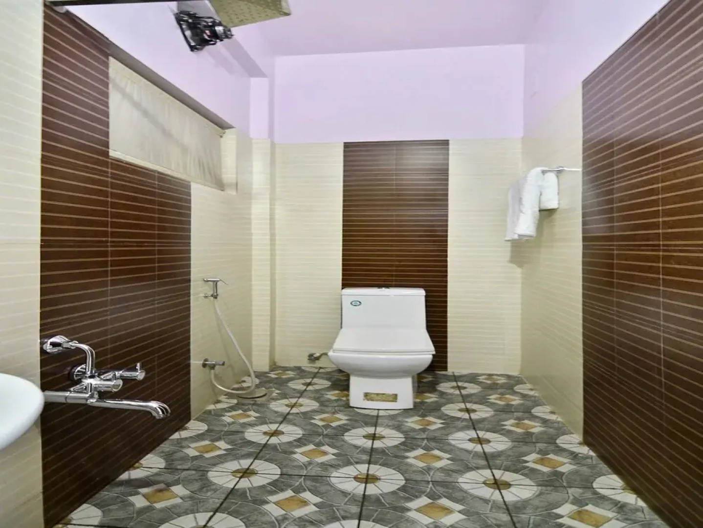 OYO 44093 Shanthi Residency