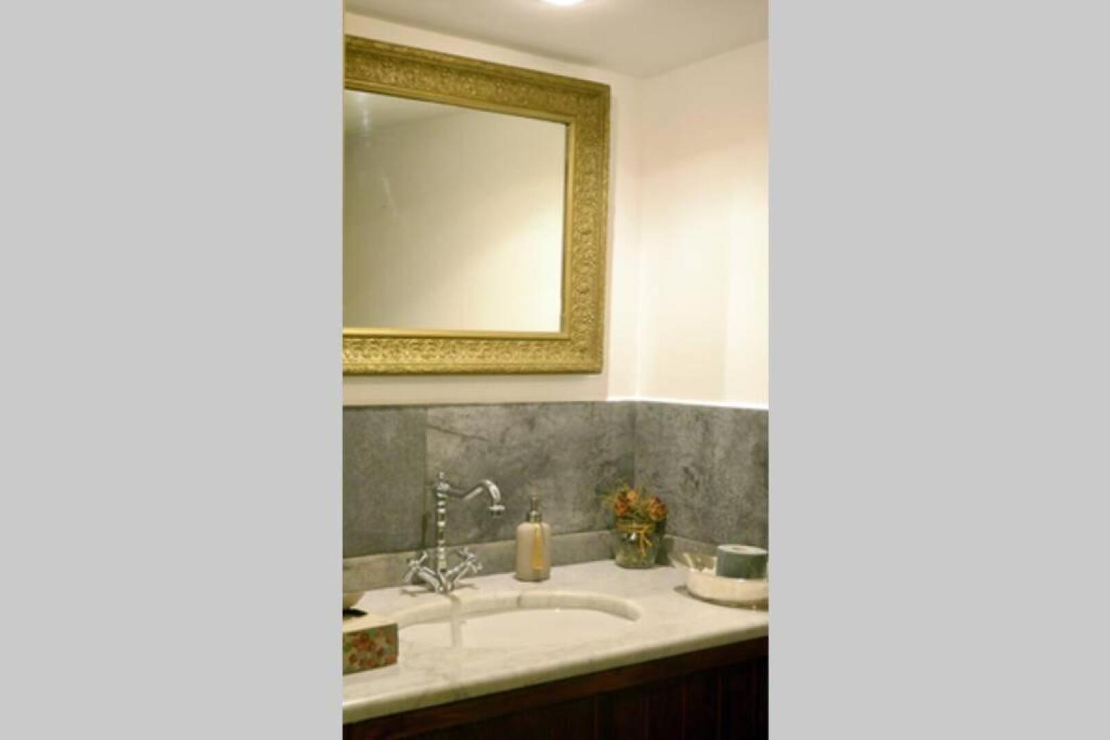 "Le Pietre Silenti" Antica Dimora Del 1300' (Adults Only)