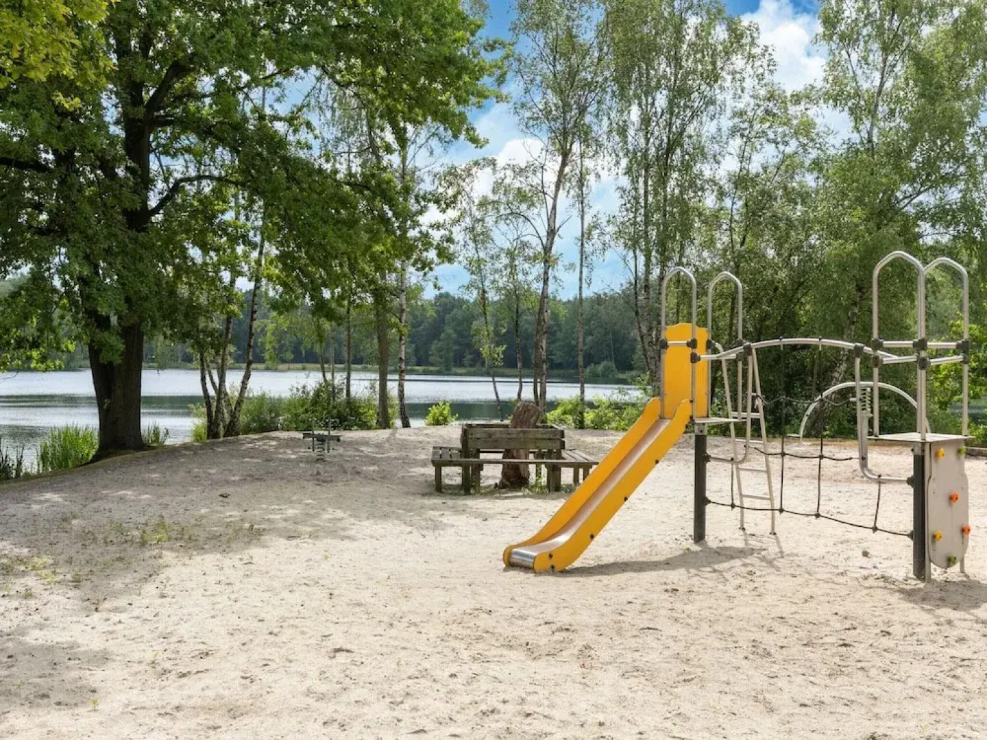 Lanaken Luxe Garden Retreat