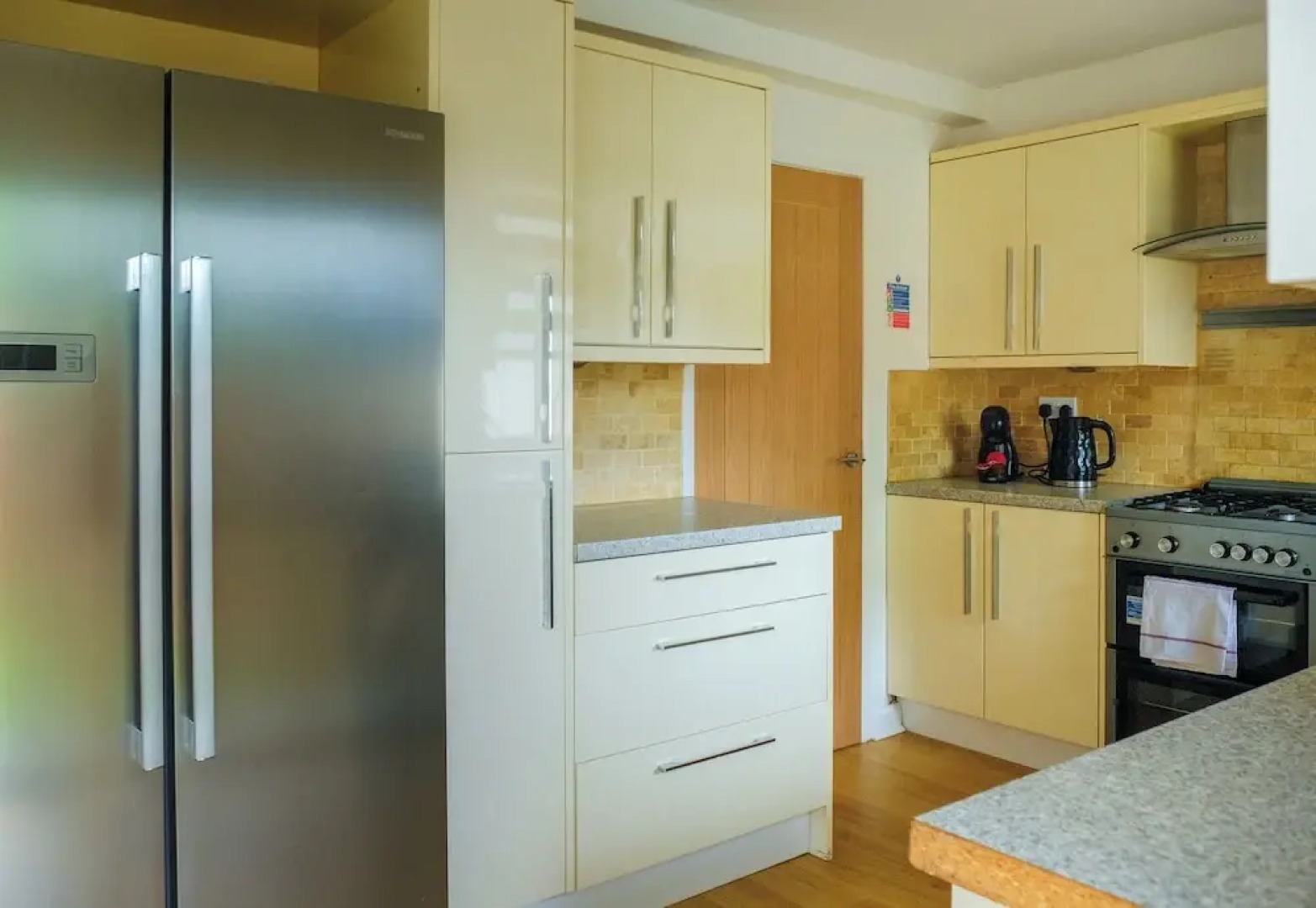 Register House - 4 bed 1 bath