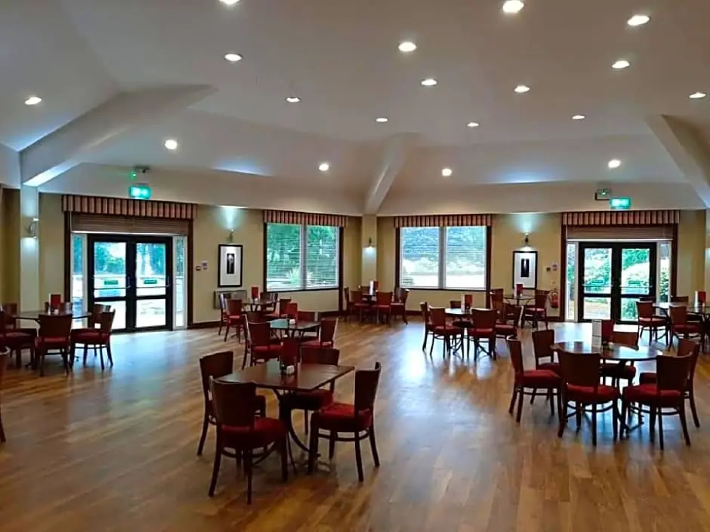 Fenna Lakeside Lodge - Pine Lake Resort
