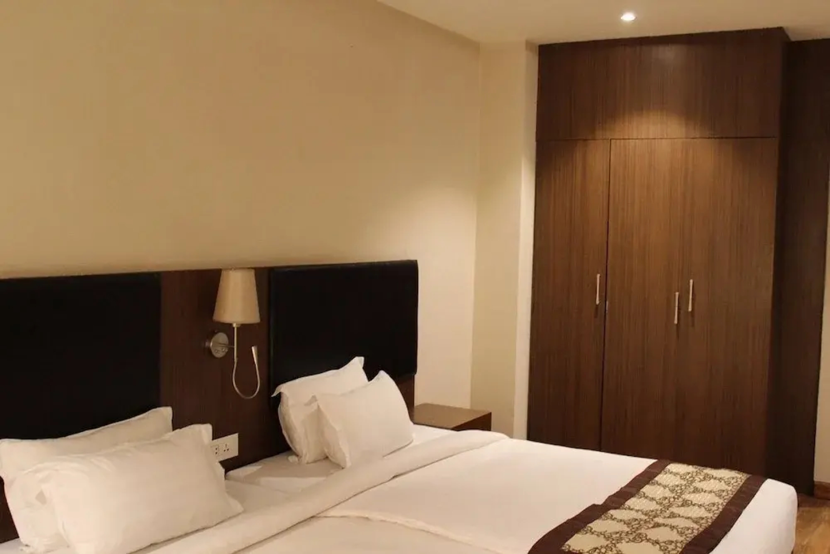 Ariya Hotel