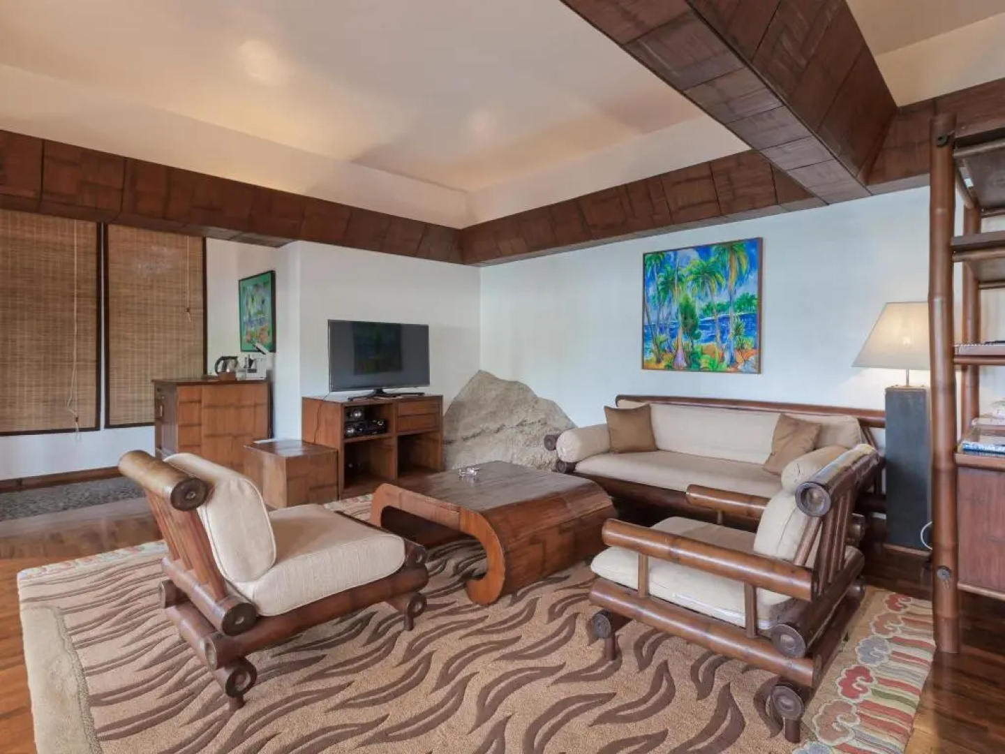 Mom Tri's Villa Royale