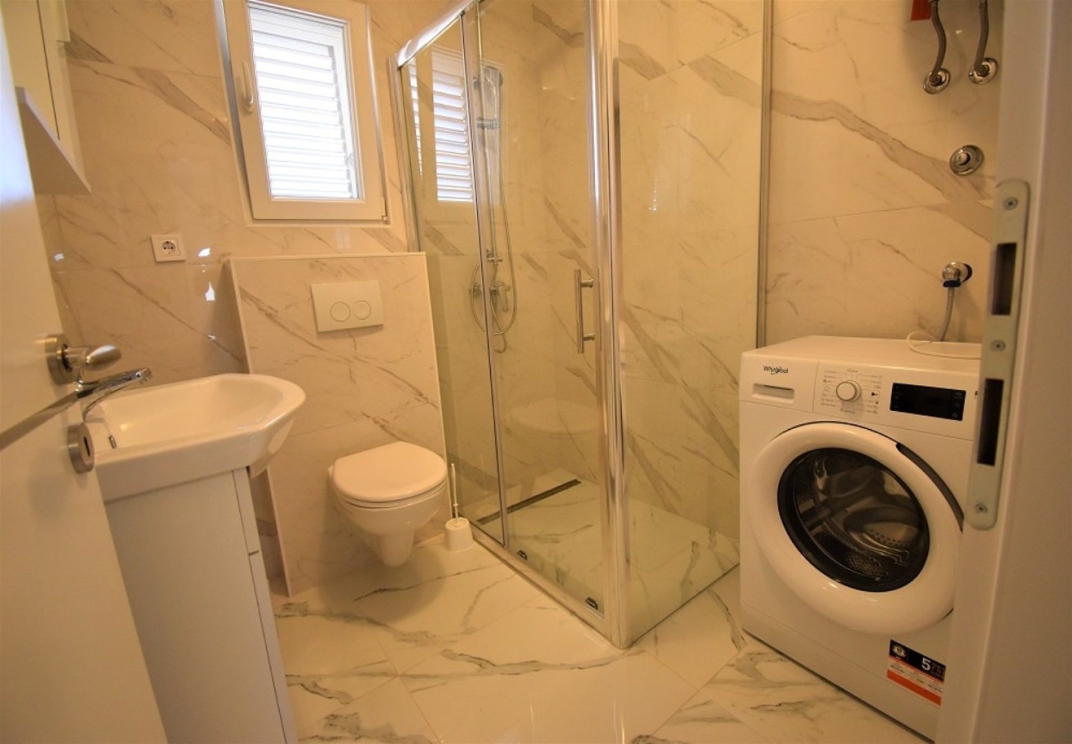 Holiday house Branka - 80 m from beach: Vir, Zadar riviera