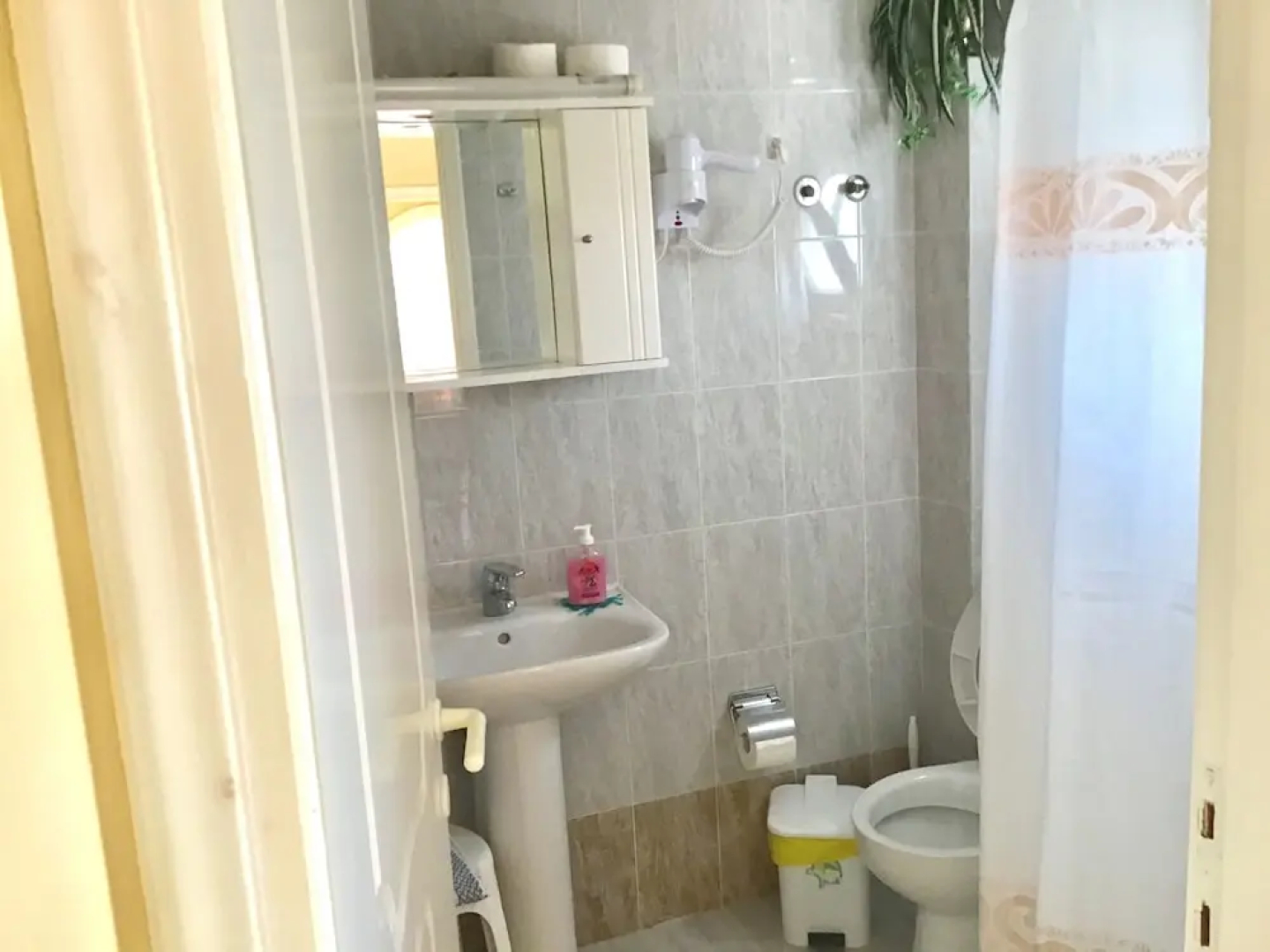 Almyra Apartments & Studios