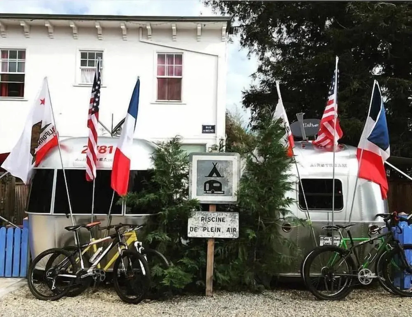 Metro Hotel and Cafe