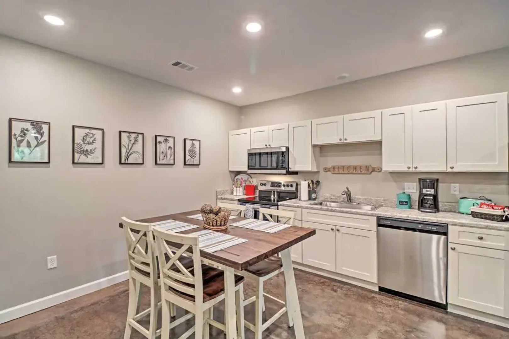 Dtwn Bull Shoals Condo: 1 Mi to Lake Access!