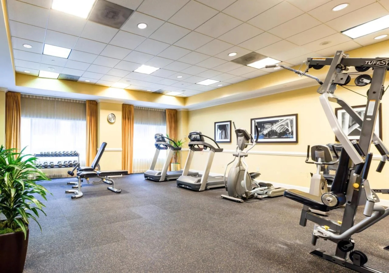 Crowne Plaza Cleveland at Playhouse Square by IHG