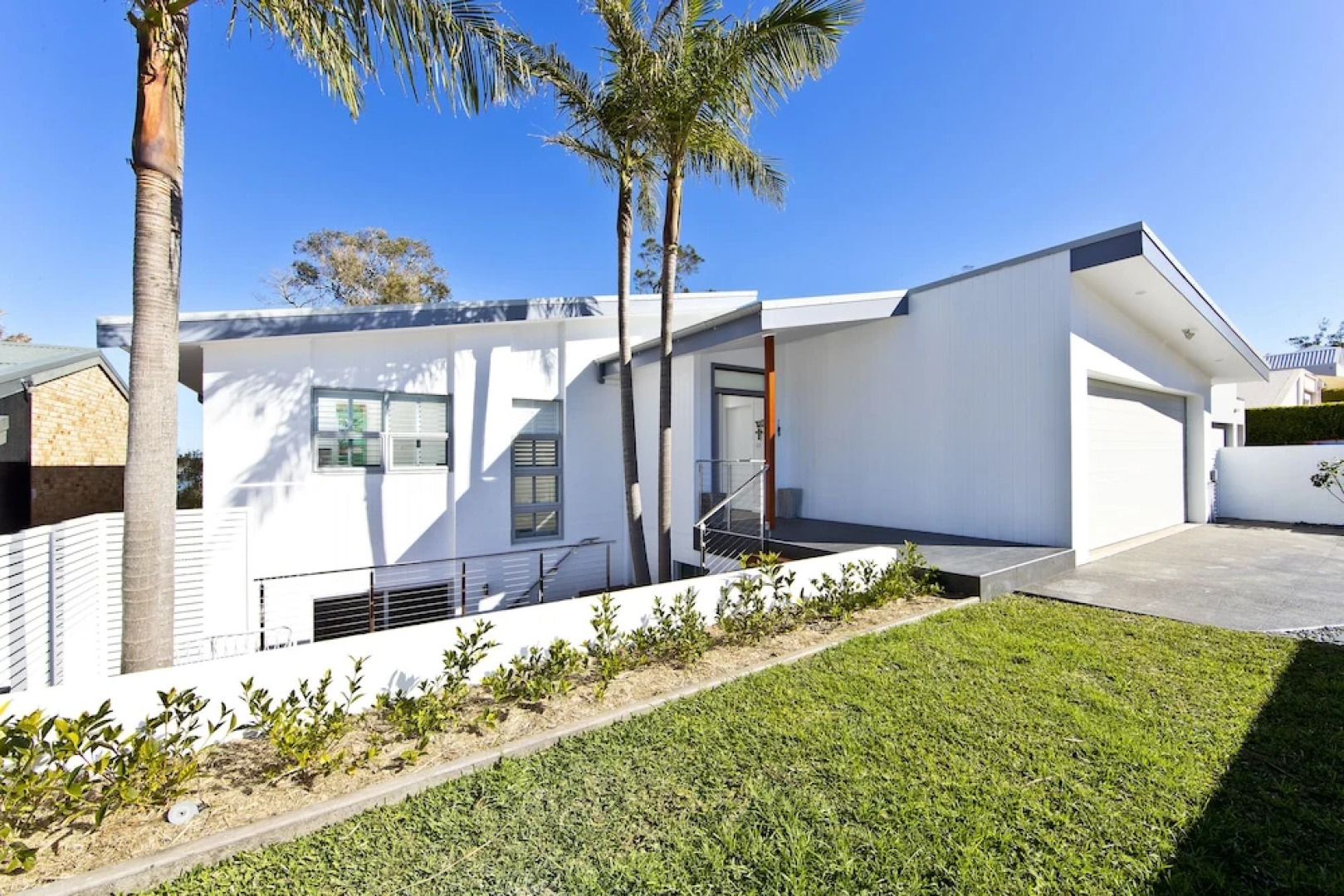 Hampton's Coastline Retreat