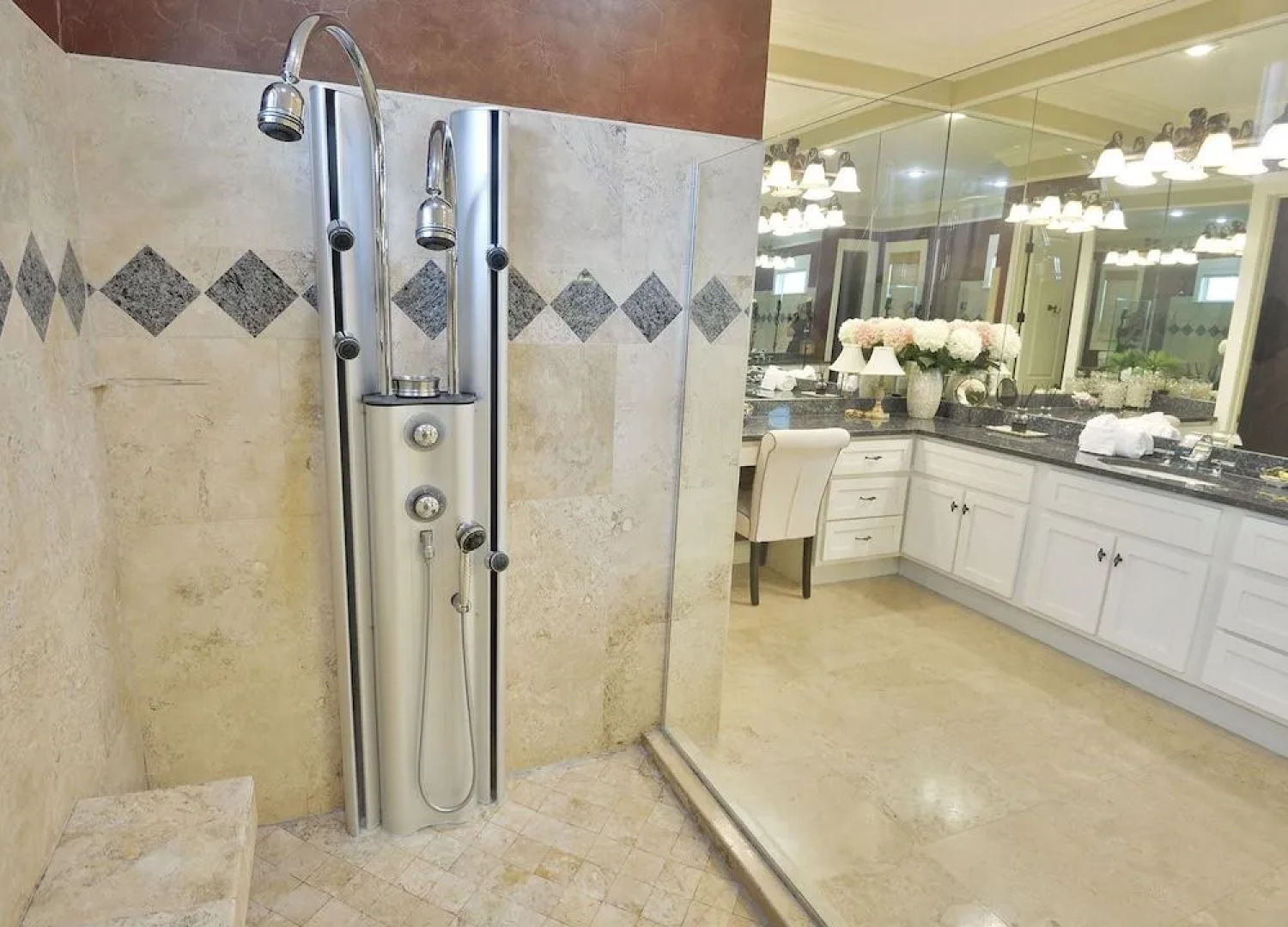 Front Beach House 19404