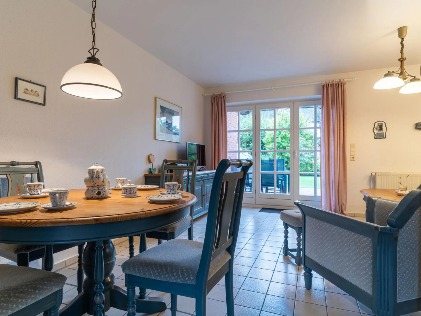 Holiday apartment with a fireplace in a thatched apartment house