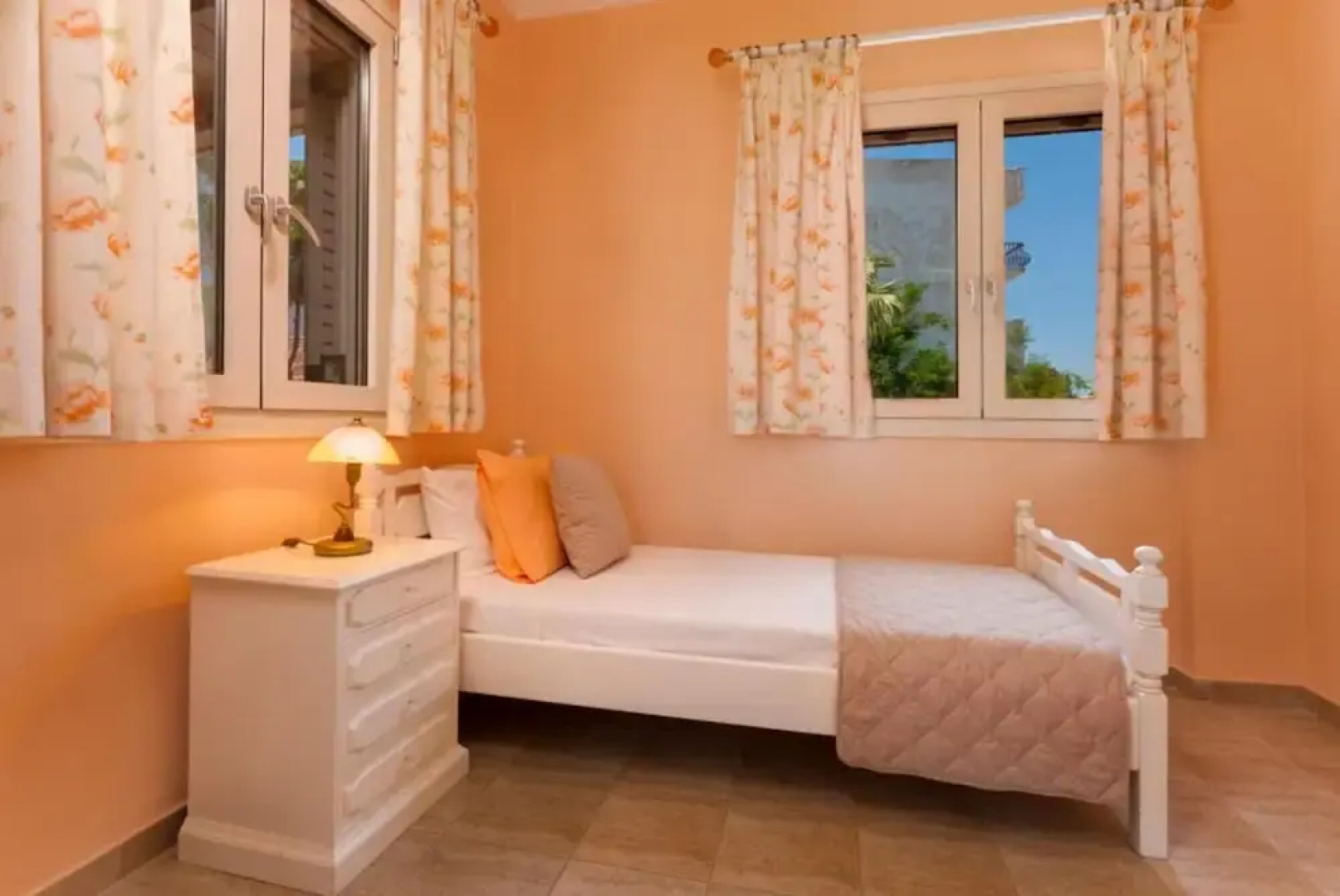Villa Elizabeth - Seafront Modern Villa - Villa Elizabeth - Seafront Classic Villa