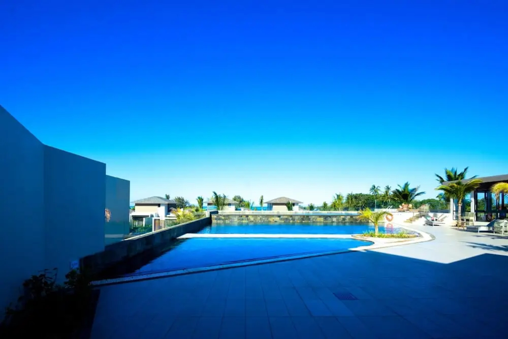 Apartment With 3 Bedrooms in Roches Noires, With Wonderful sea View, P
