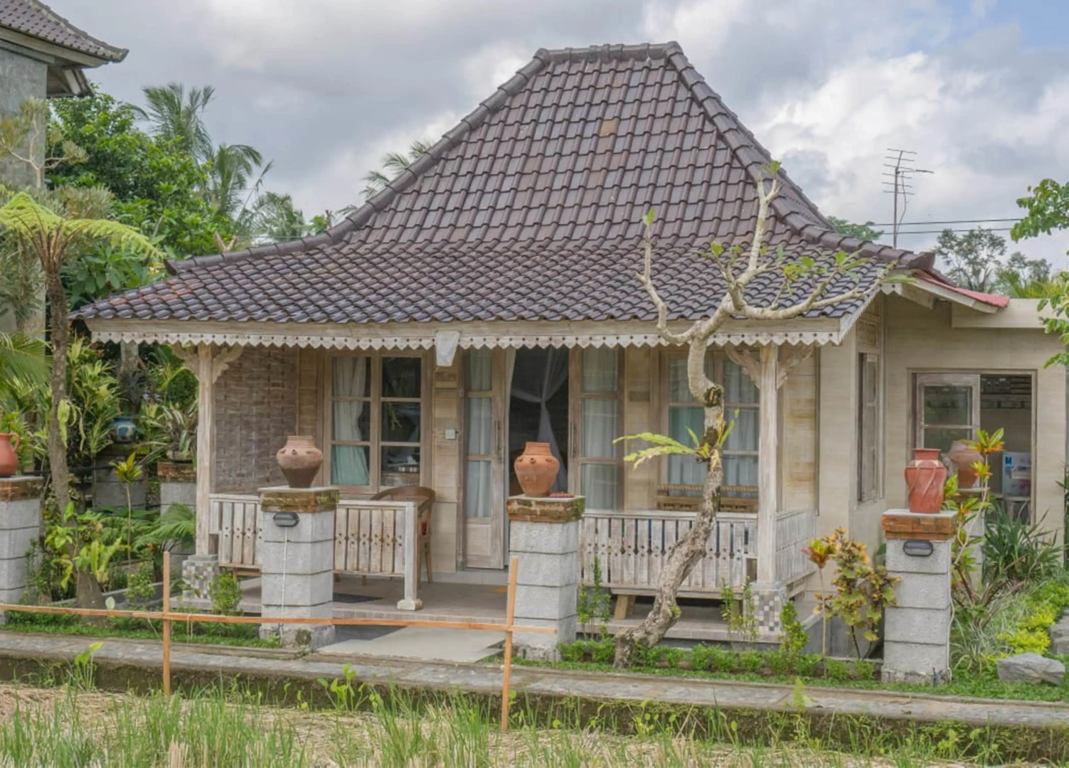 Uma Caming Villas & Gym