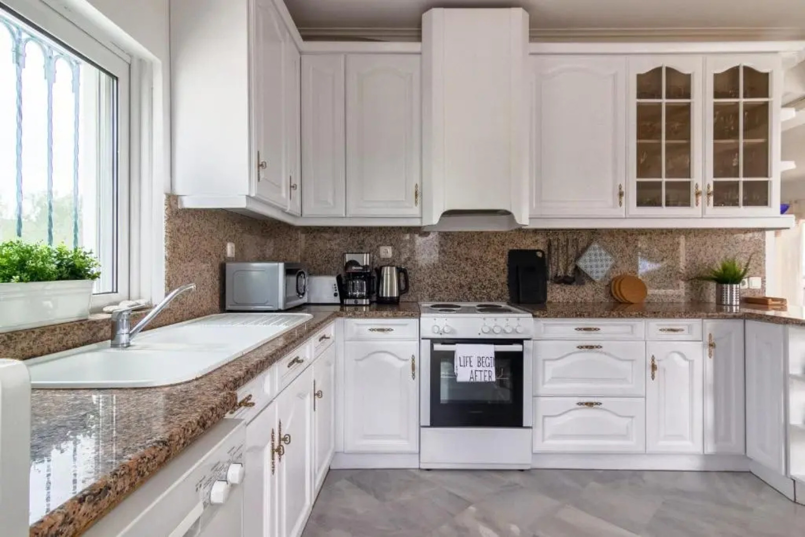 House with amazing ocean view and patio - pool