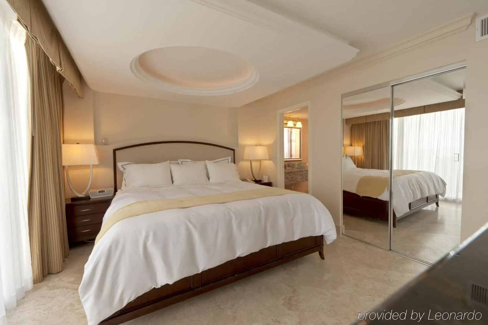 Radisson Suite Hotel Oceanfront