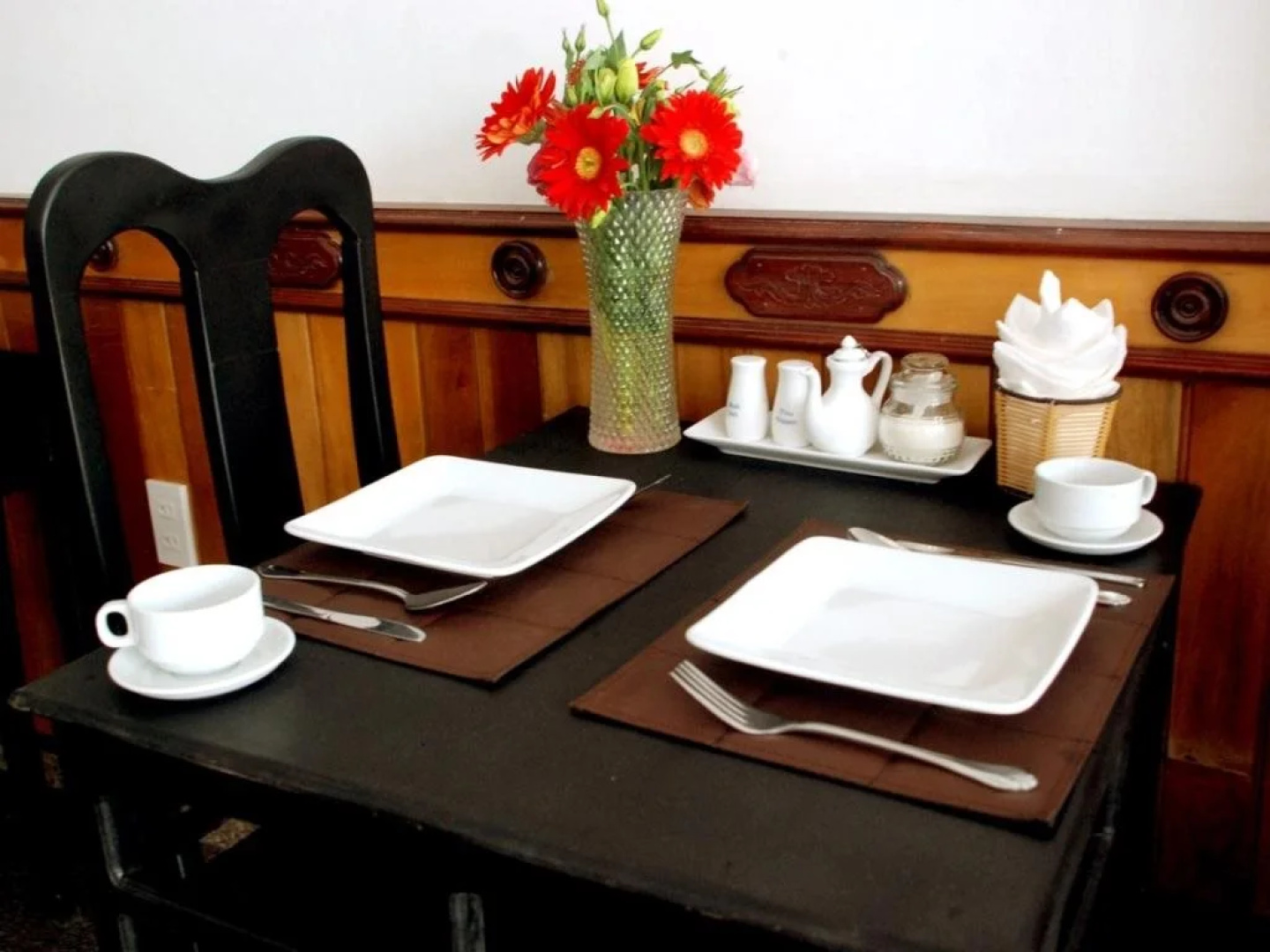 Hue Home Hotel