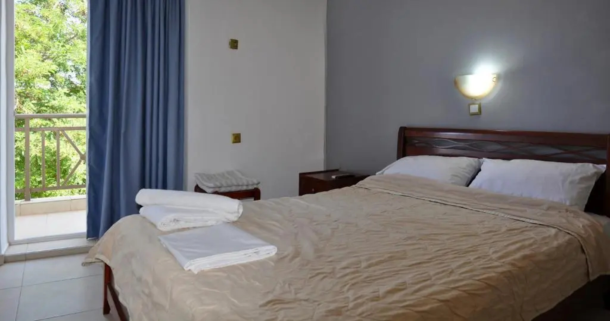 Coralli Beach Studios-Apartments