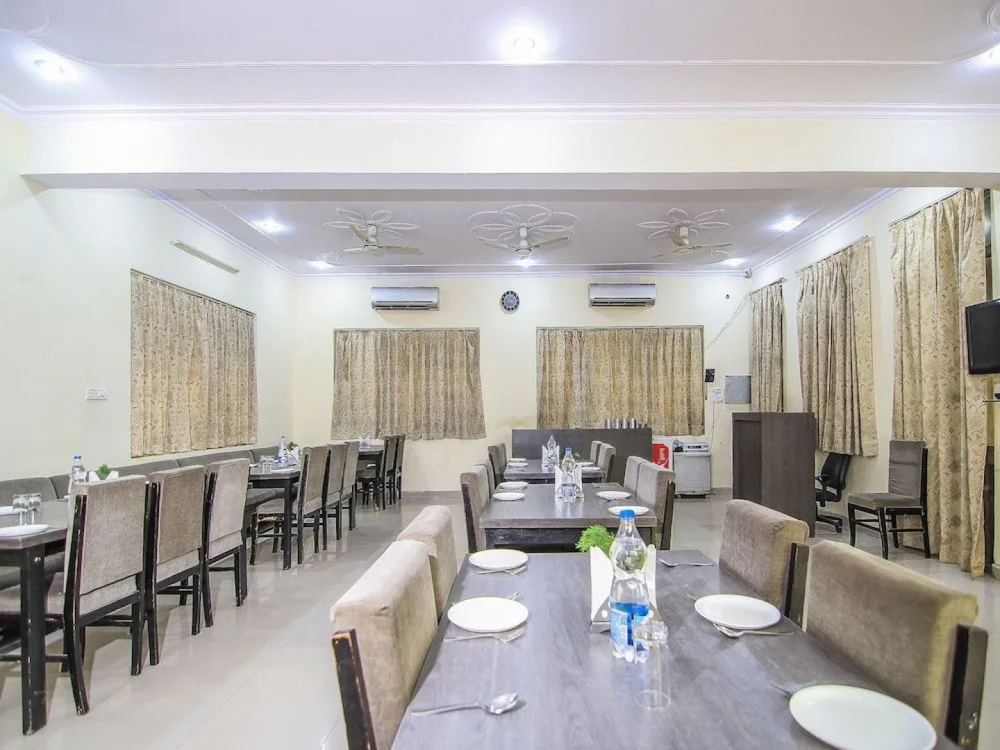 OYO 2032 Hotel Exotica