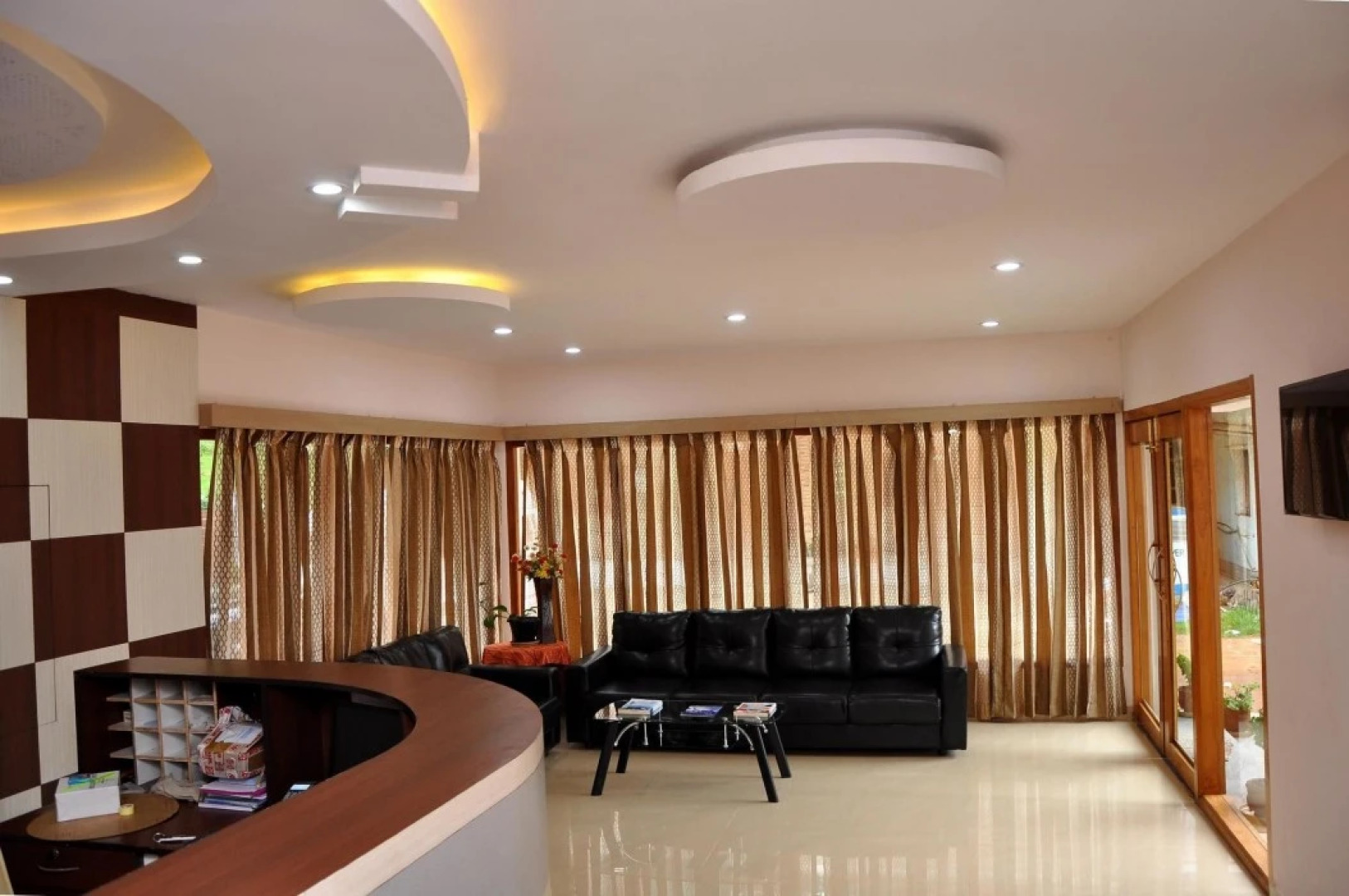 Hotel Aarem Valley Castle