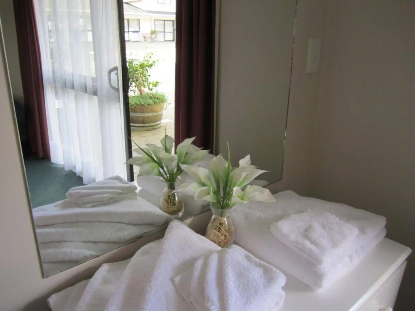 Camellia Court Motel