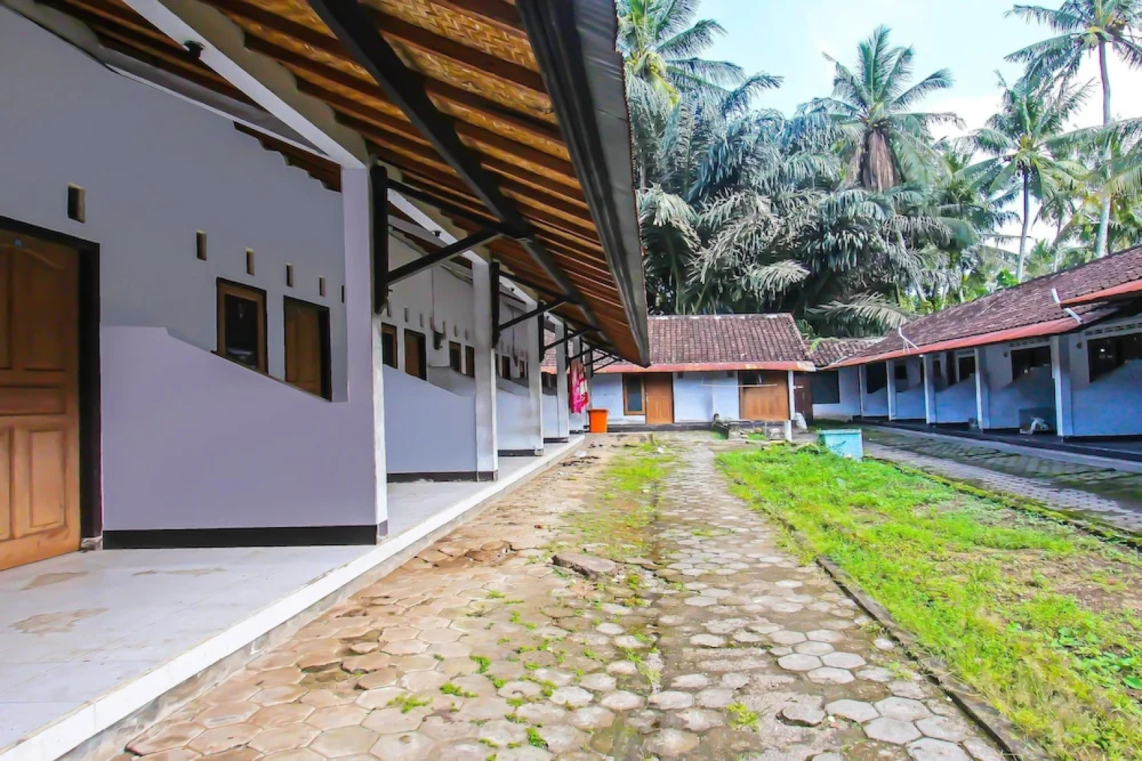 Hotel O Sukandi Homestay Near The Semeton Homestay