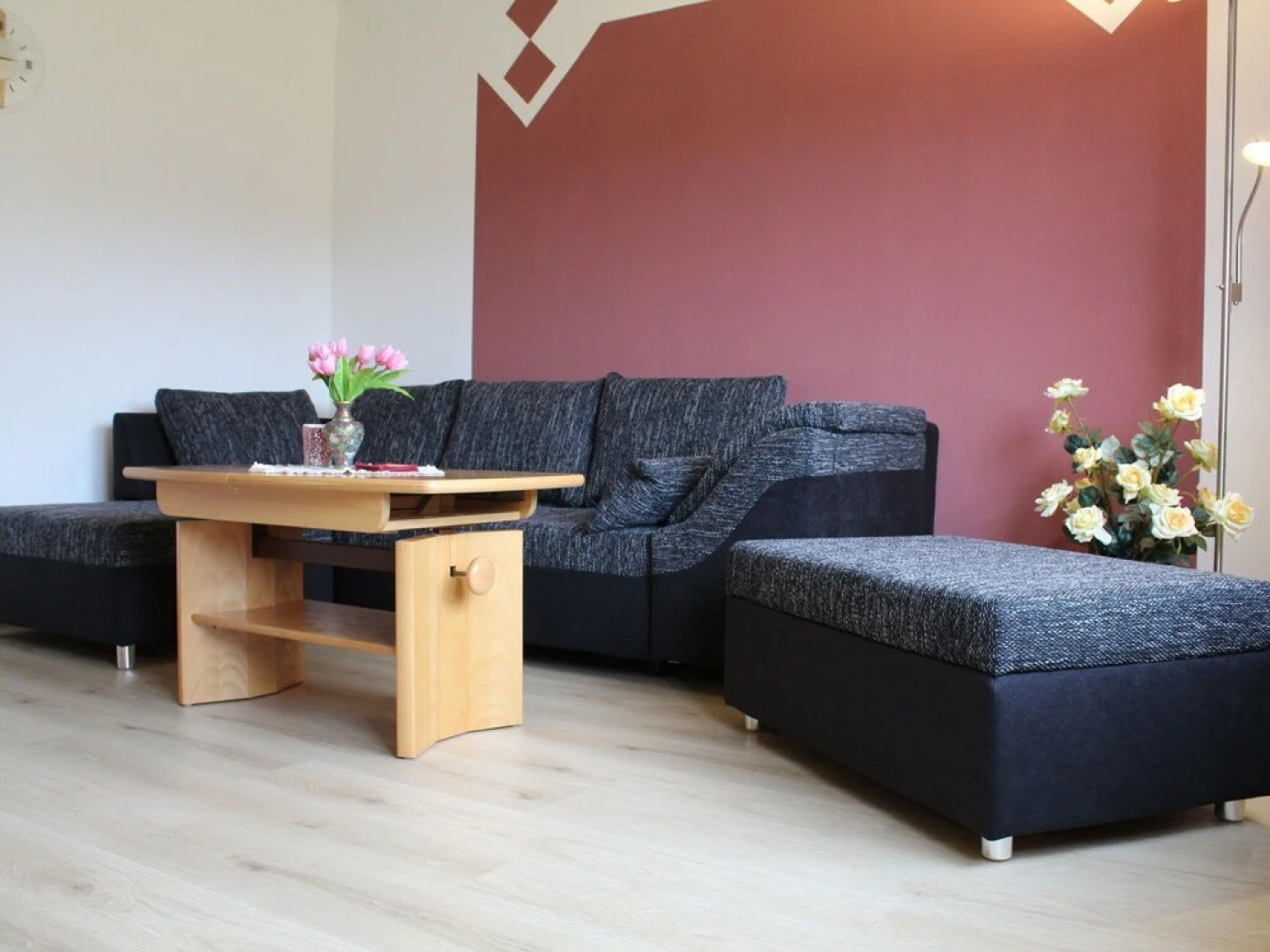 Comfortable Home With Large Sunny Garden In Beautiful Surroundings