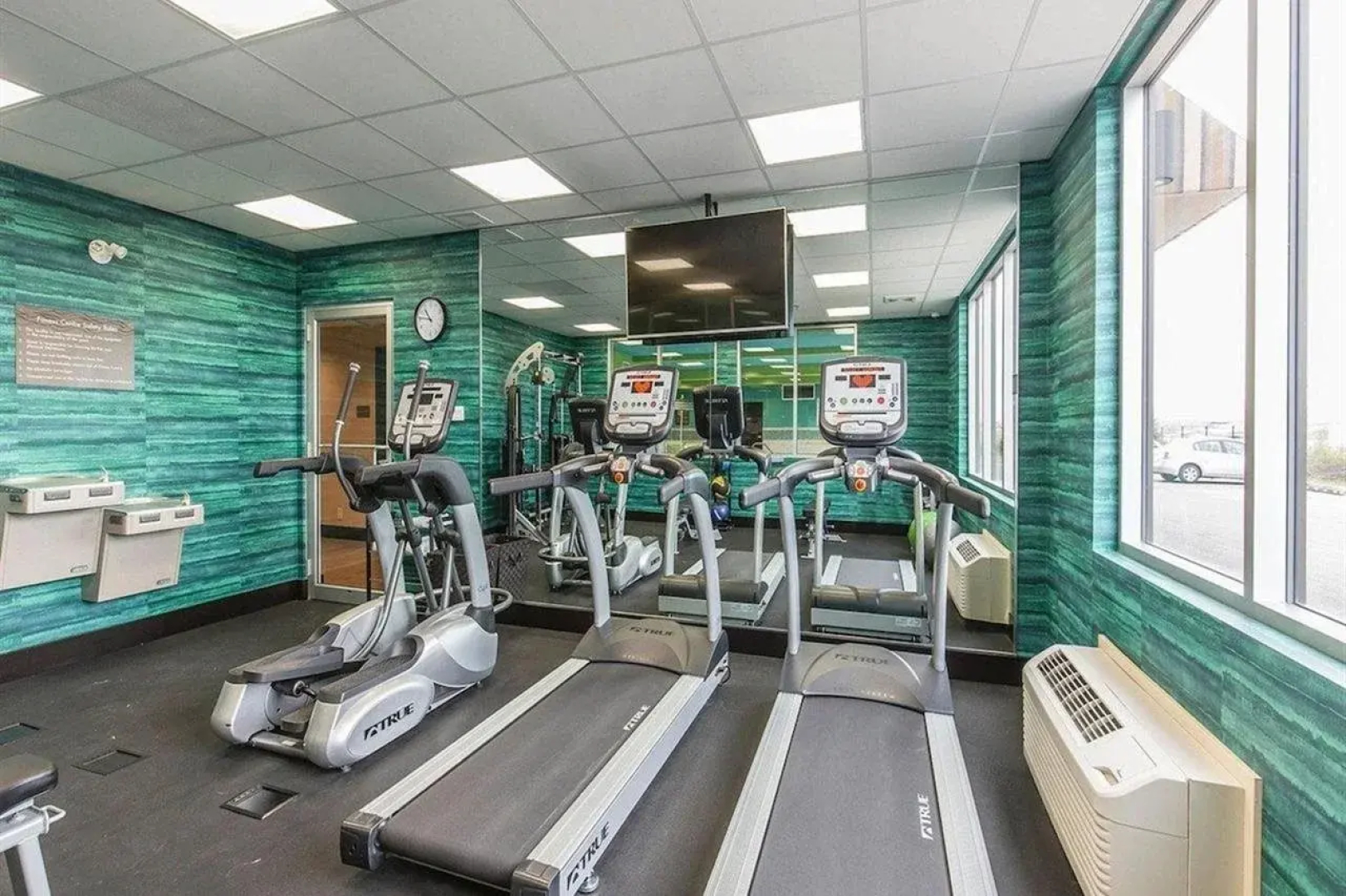 Comfort Inn & Suites Airport North