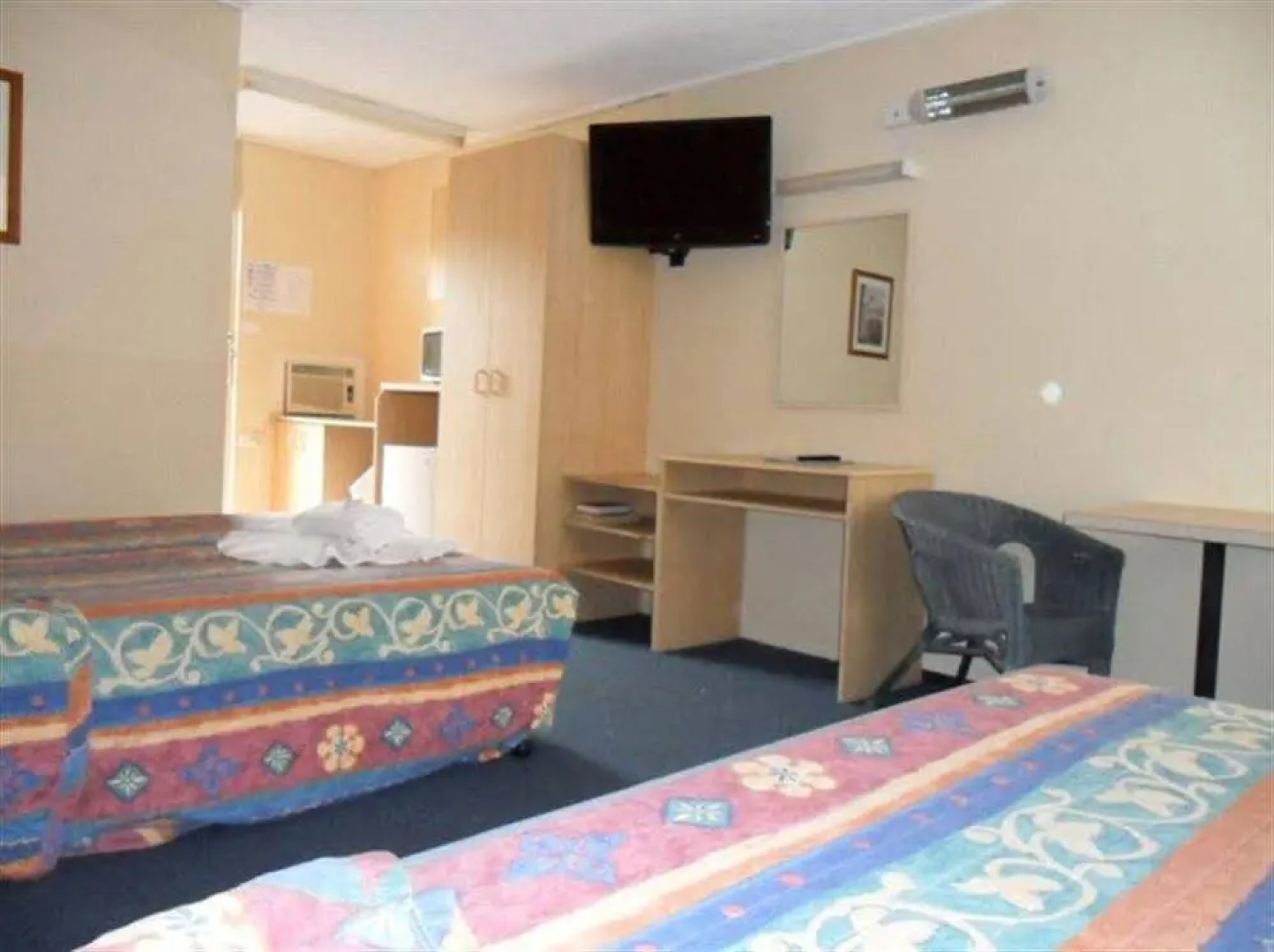 Hawaiian Sands Motor Inn