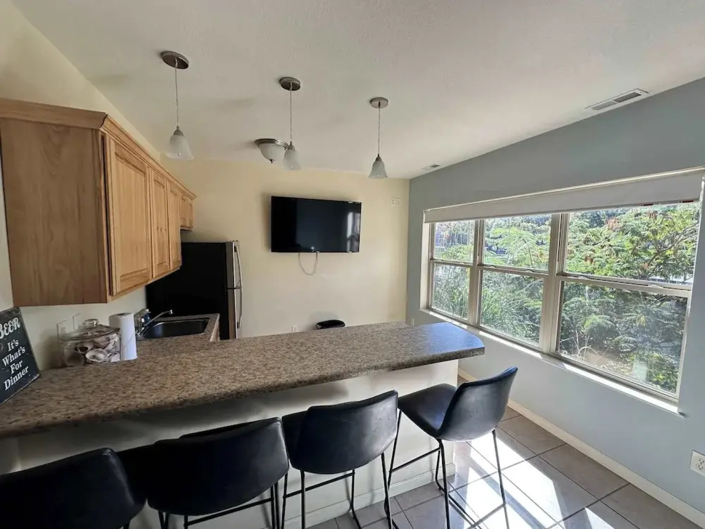 Lake It Easy - Waterfront Getaway With 7 Bedrooms!