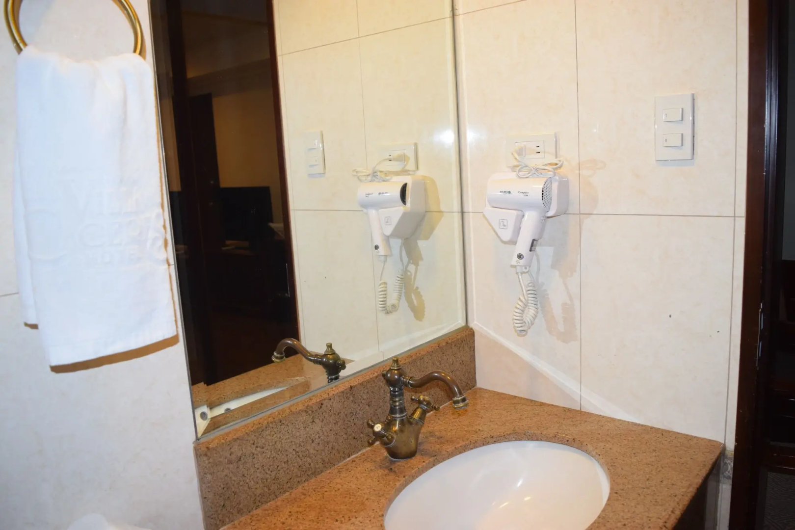 Villa Caceres Hotel