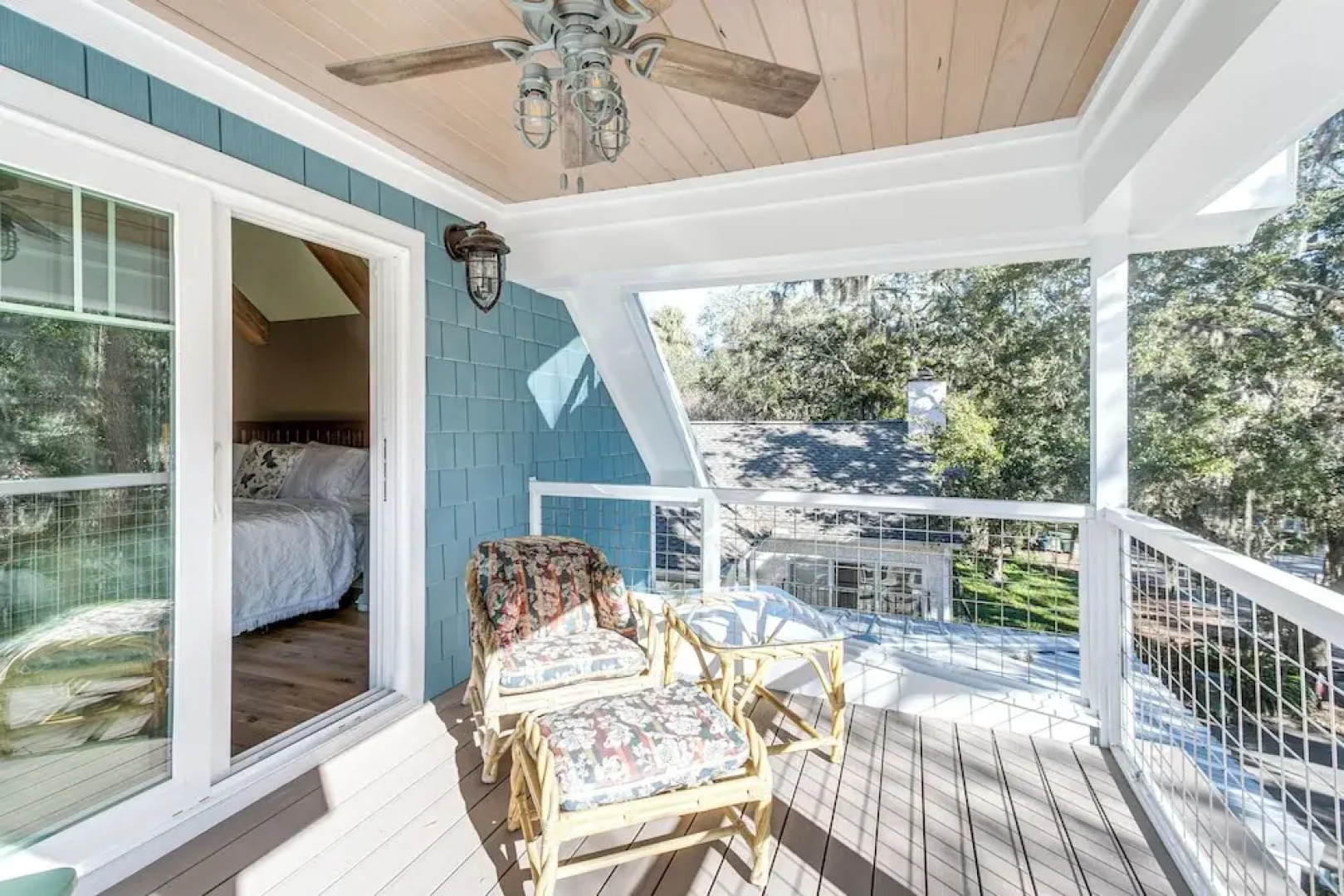 Walk to Public Beach: Hideaway in St Simons Island