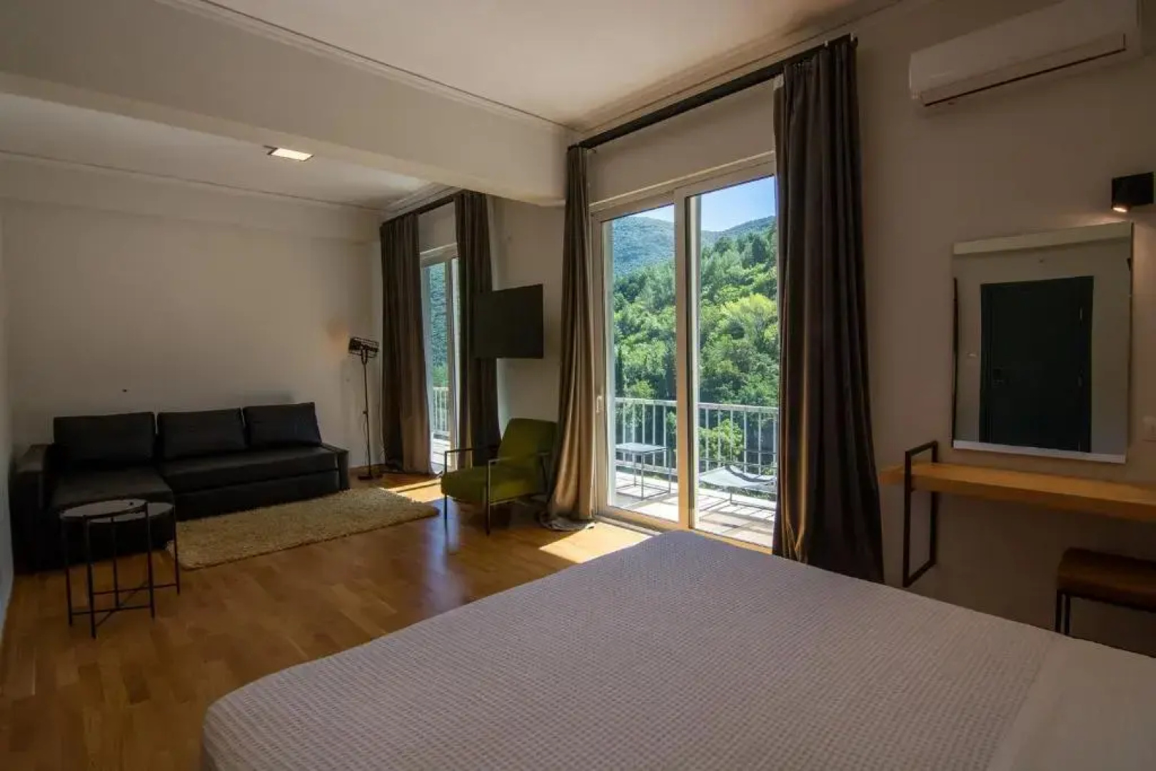 Theoxenia Hotel
