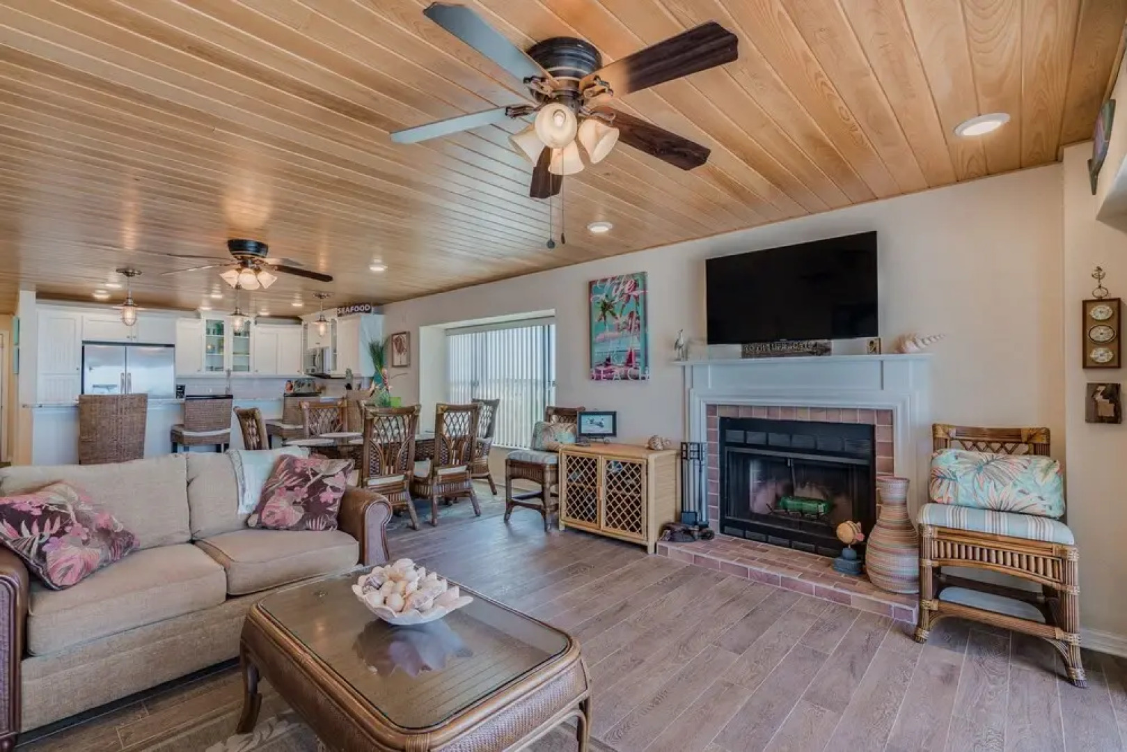 Shorehouse 401 by Vtrips