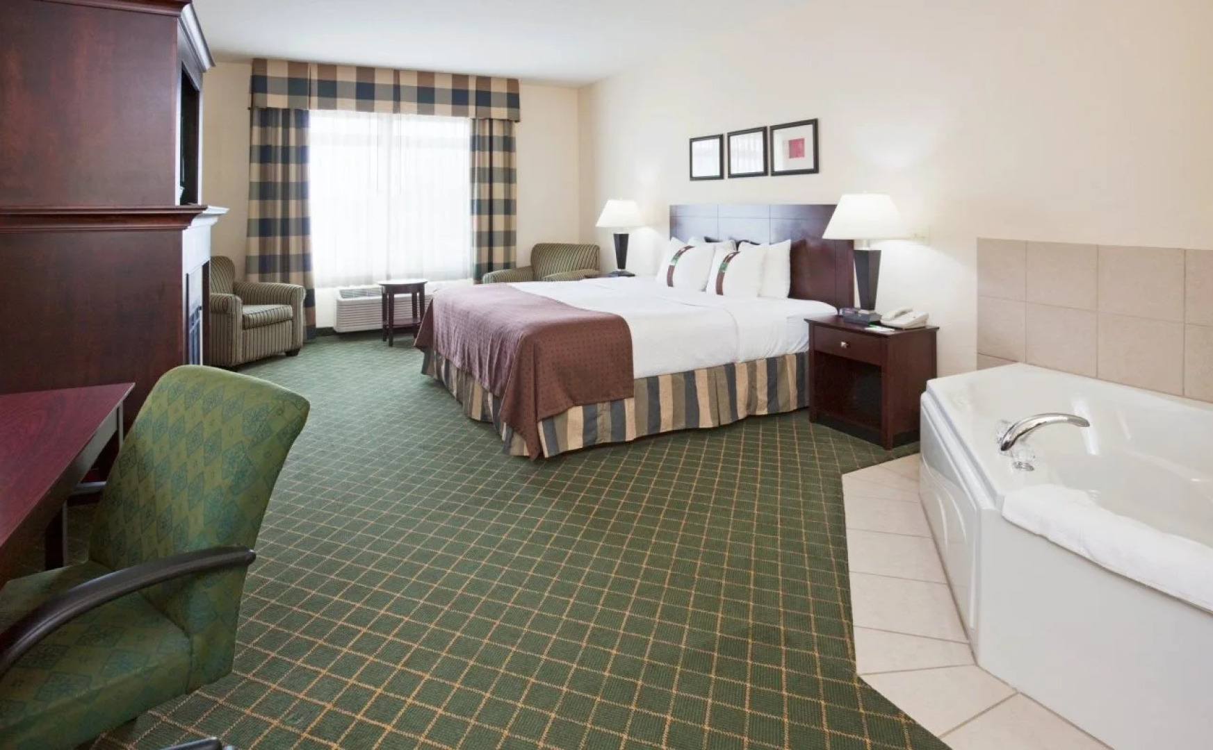 Holiday Inn & Conference Center Marshfield by IHG