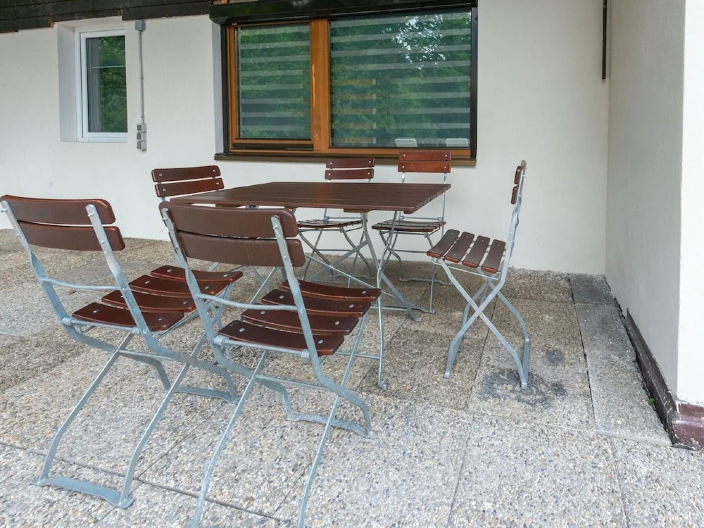 Attractive Apartment With Terrace