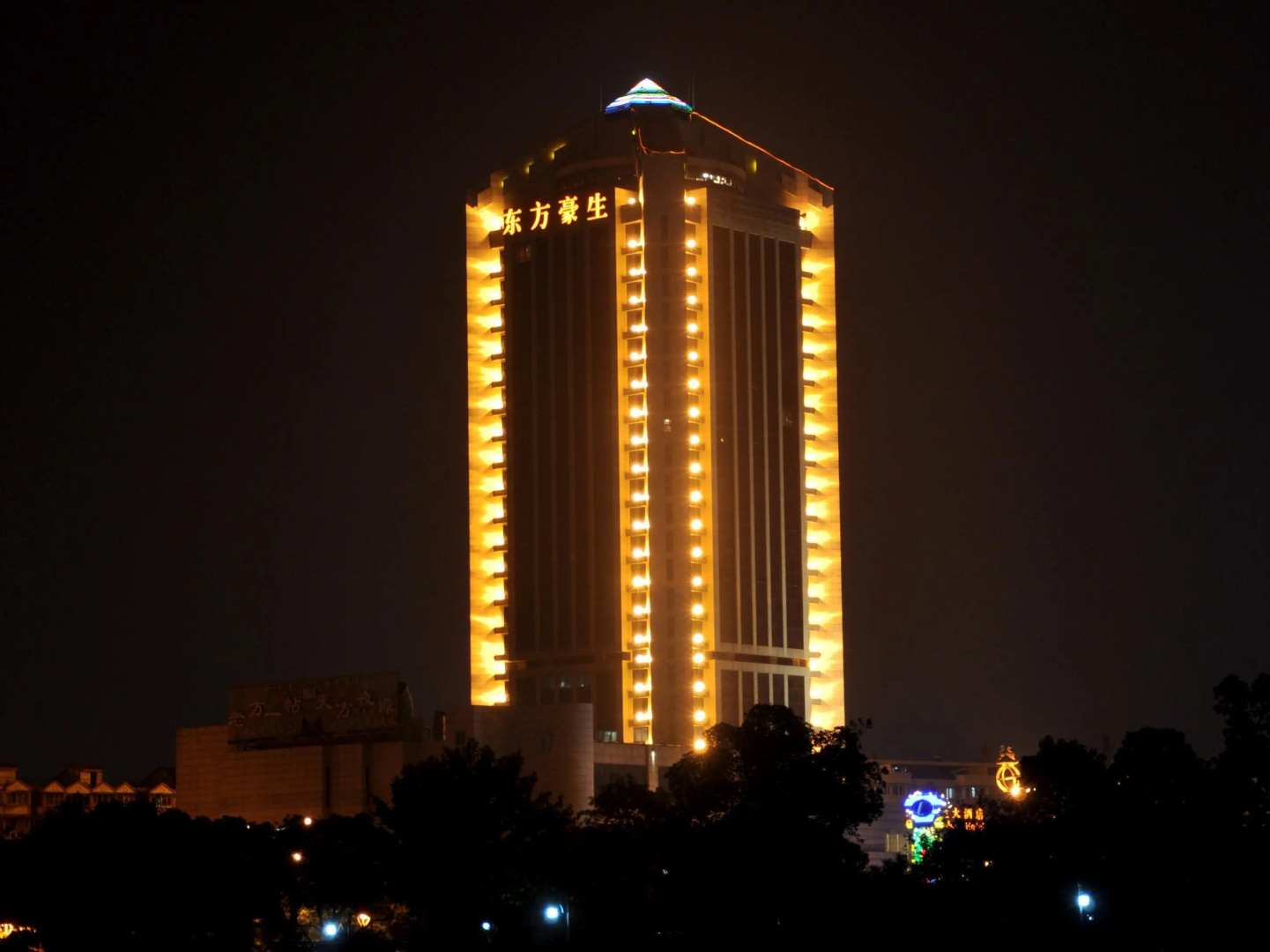 Oriental Deluxe Hotel Zhejiang