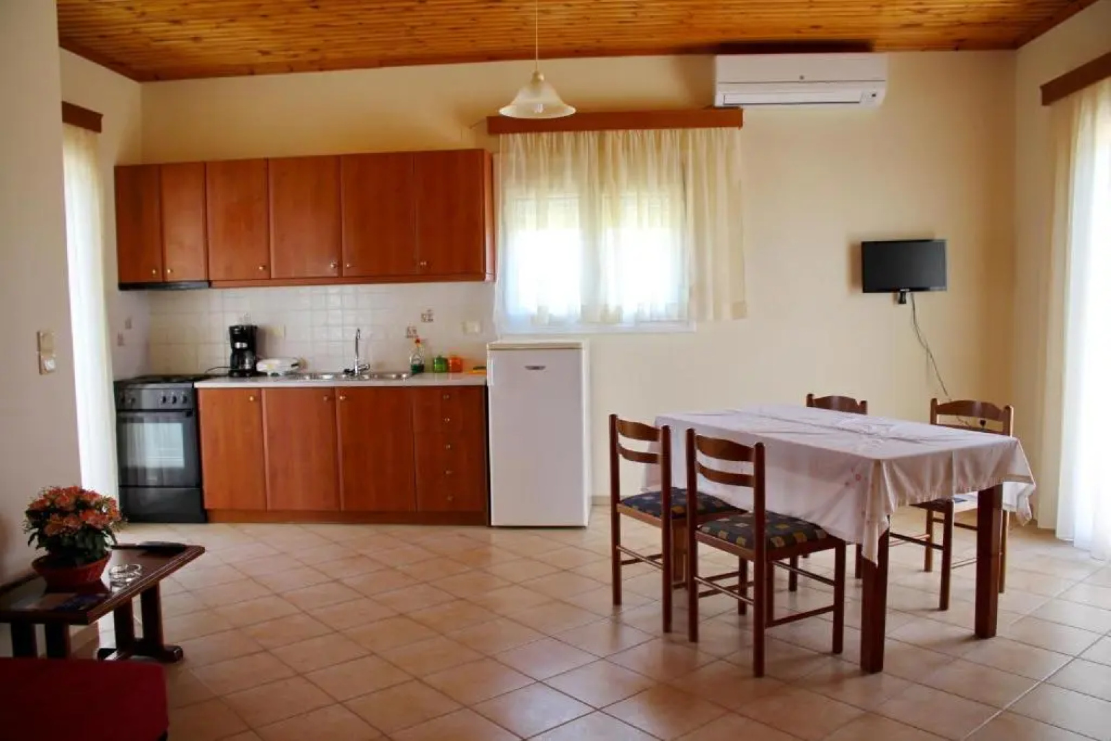 Orfanos 4