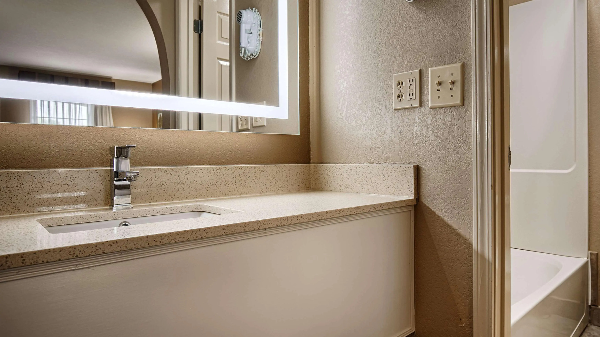 Best Western Catalina Inn