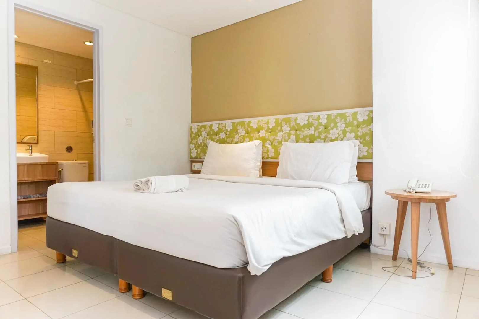 Wood Hotel