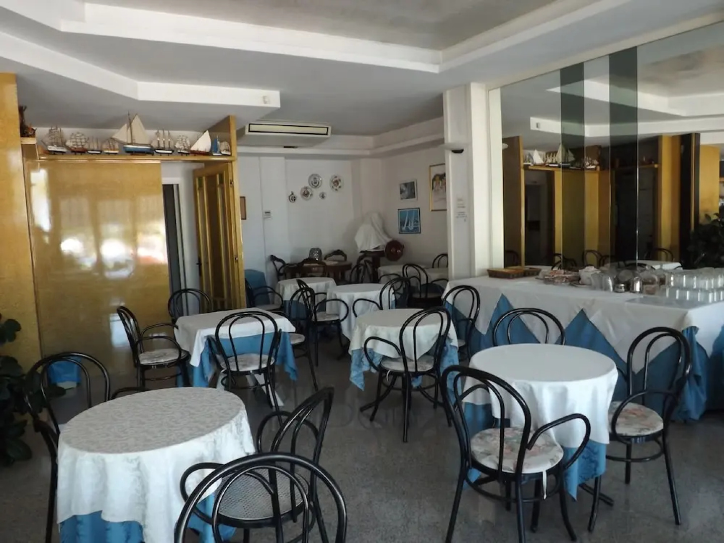 Hotel Alb's