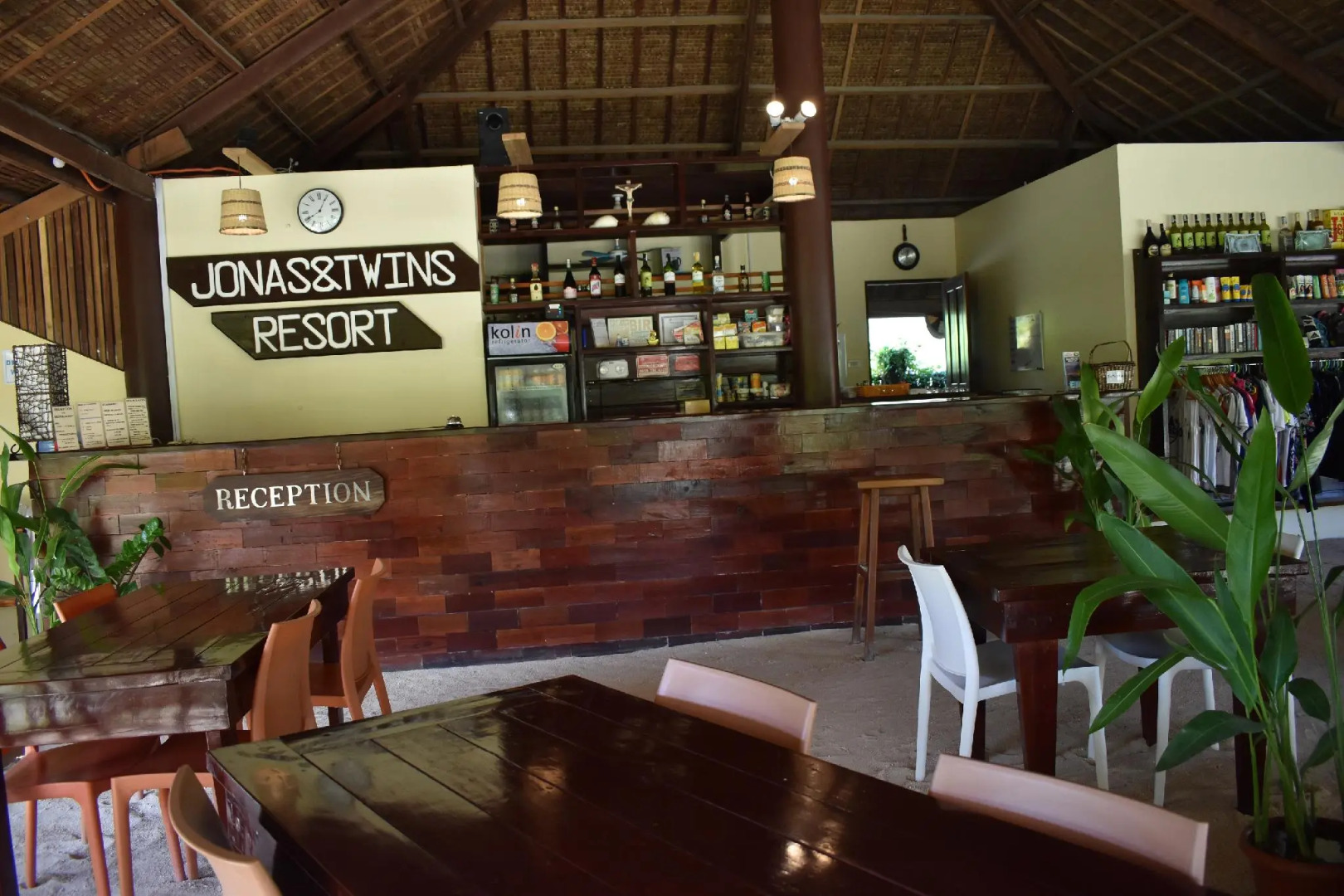 Jonas & Twins Resort